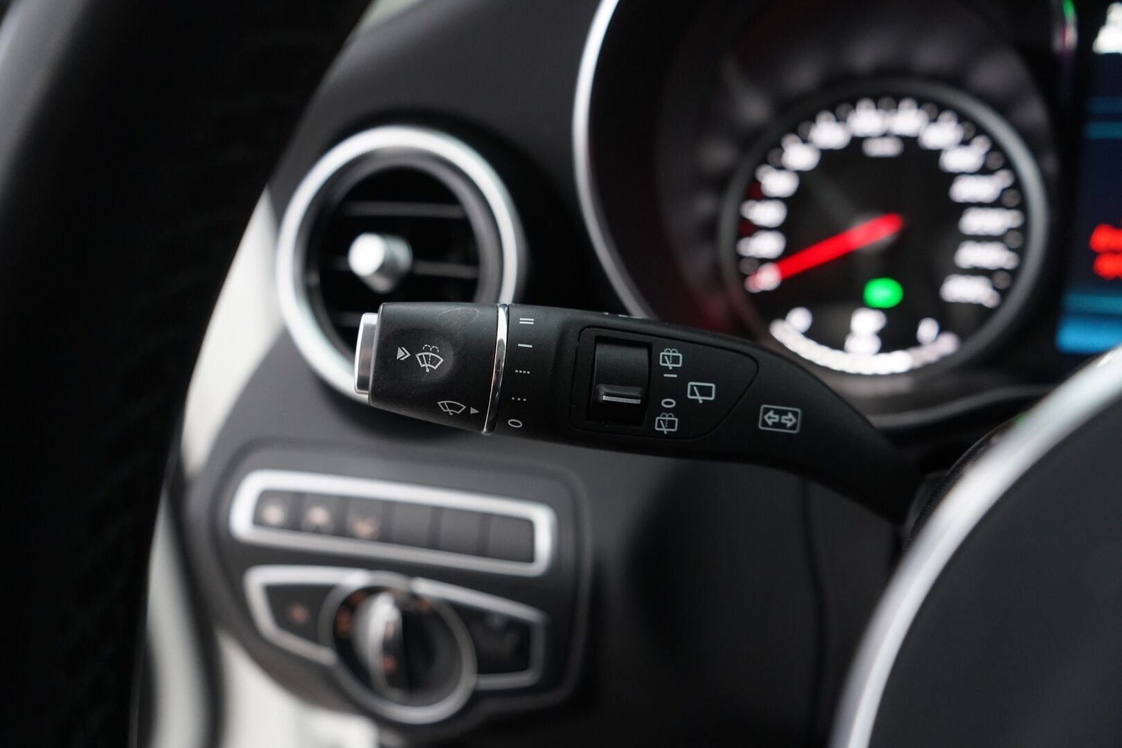 MERCEDES-BENZ C 2020 300de Avantgarde *ACC / HUD / Navi / Kamera / Koukku / Tutkat * - Kahdet Mersun vanteet / Juuri huollettu 9.25 / Säännöllinen huoltohistoria 
