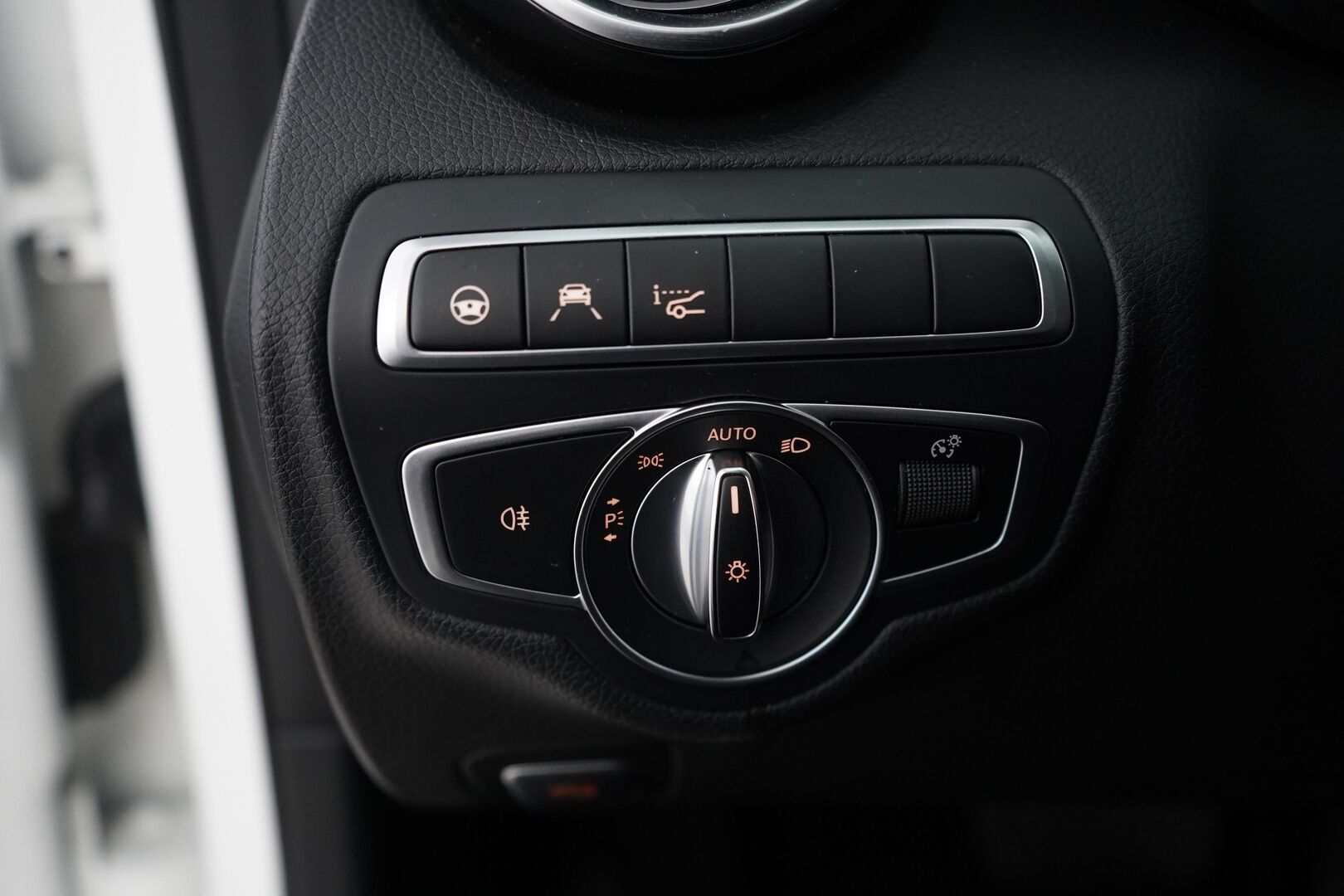 MERCEDES-BENZ C 2020 300de Avantgarde *ACC / HUD / Navi / Kamera / Koukku / Tutkat * - Kahdet Mersun vanteet / Juuri huollettu 9.25 / Säännöllinen huoltohistoria 