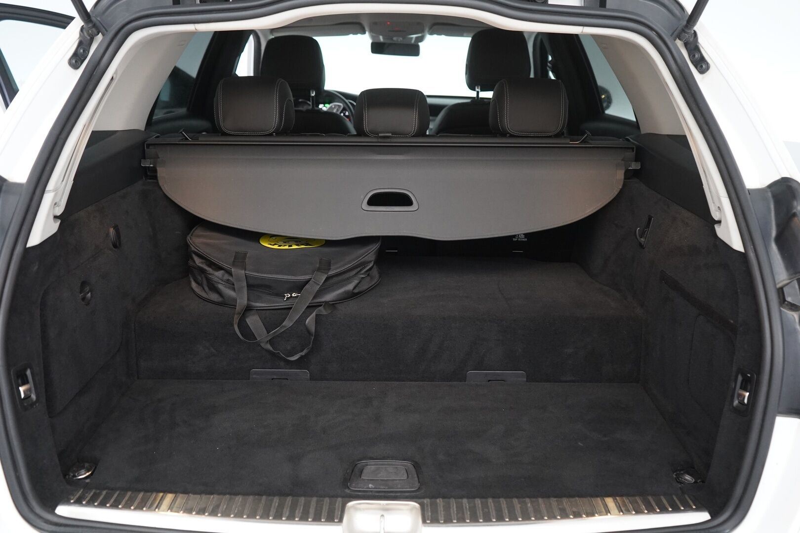 MERCEDES-BENZ C 2020 300de Avantgarde *ACC / HUD / Navi / Kamera / Koukku / Tutkat * - KATSO KAMPANJAHINTA! / Kahdet Mersun vanteet / Juuri huollettu 9.25 / Säännöllinen huoltohistoria 