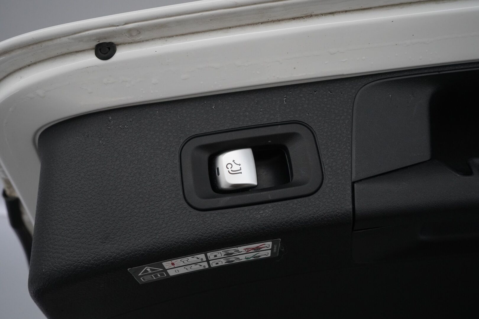 MERCEDES-BENZ C 2020 300de Avantgarde *ACC / HUD / Navi / Kamera / Koukku / Tutkat * - KATSO KAMPANJAHINTA! / Kahdet Mersun vanteet / Juuri huollettu 9.25 / Säännöllinen huoltohistoria 