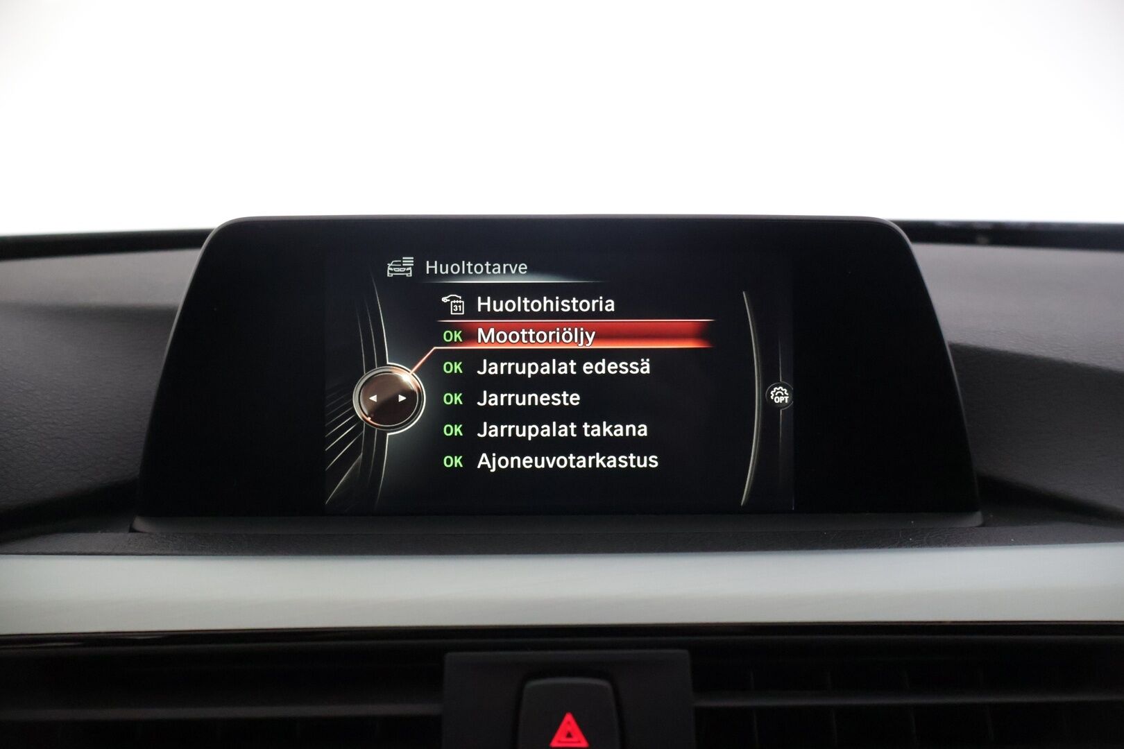 BMW 330 2016 F30 Sedan 330e A Sport Line * M-Sport ratti / Vakionopeudensäädin / Sporttipenkit / P. Tutka / Navi / LED * - Kesärenkaat 19" aluilla - HULLUT AVAJAISHULINAT KORKOTARJOUS 3,29 %