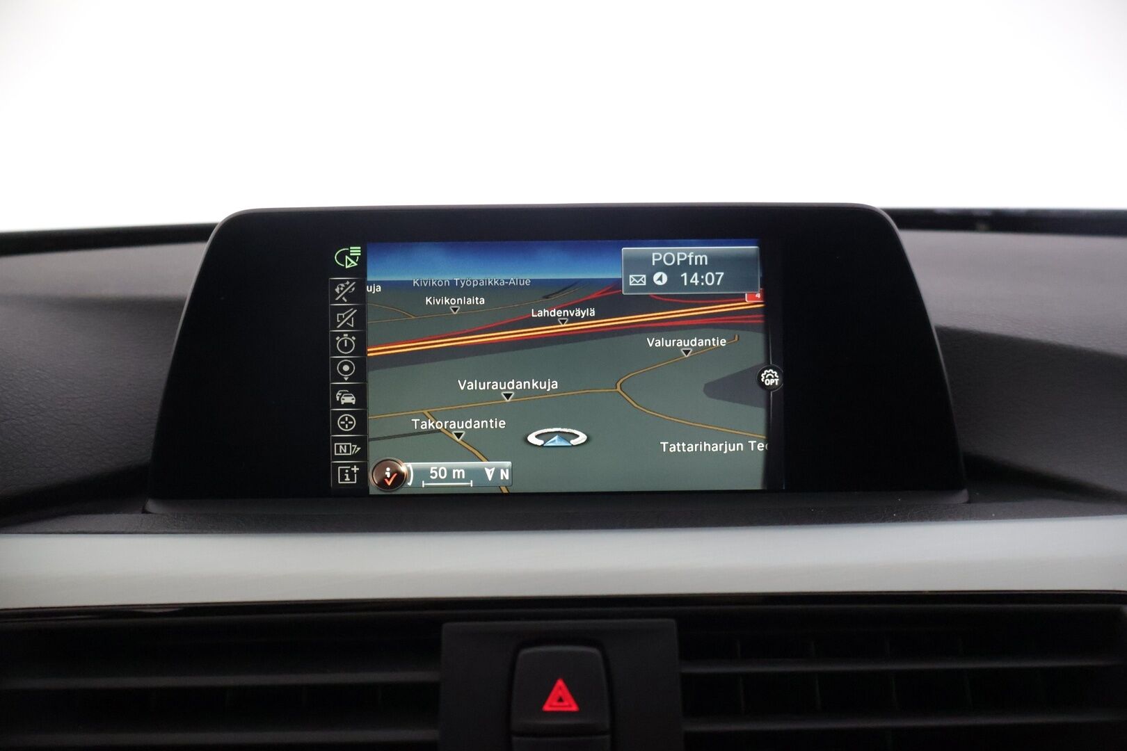 BMW 330 2016 F30 Sedan 330e A Sport Line * M-Sport ratti / Vakionopeudensäädin / Sporttipenkit / P. Tutka / Navi / LED * - Kesärenkaat 19" aluilla - HULLUT AVAJAISHULINAT KORKOTARJOUS 3,29 %