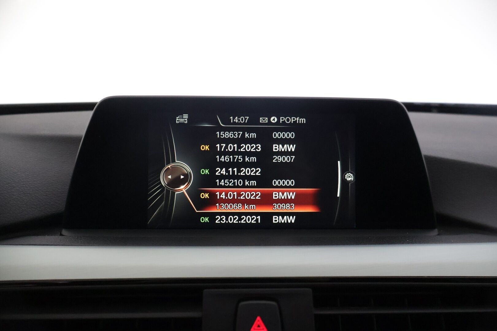 BMW 330 2016 F30 Sedan 330e A Sport Line * M-Sport ratti / Vakionopeudensäädin / Sporttipenkit / P. Tutka / Navi / LED * - Kesärenkaat 19" aluilla - HULLUT AVAJAISHULINAT KORKOTARJOUS 3,29 %