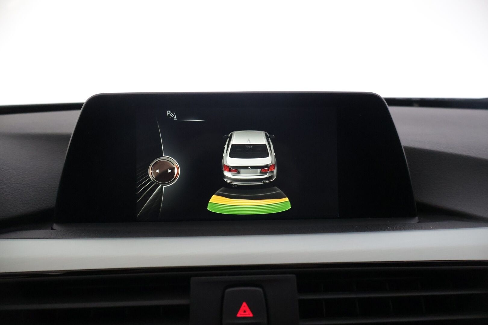 BMW 330 2016 F30 Sedan 330e A Sport Line * M-Sport ratti / Vakionopeudensäädin / Sporttipenkit / P. Tutka / Navi / LED * - Kesärenkaat 19" aluilla - HULLUT AVAJAISHULINAT KORKOTARJOUS 3,29 %