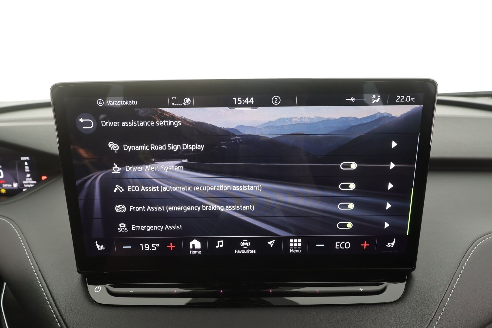 Skoda Enyaq 2022 80x 4x4 SportLine iV - | ACC | ILP | Skoda crystal Light Matrix LED | Muistipenkki | Puolinahat | P.Kamera | Ratinlämmitys | Apple&Android | 1.Om suomi-auto | Kahdet Renkaat | Merkkihuollettu |