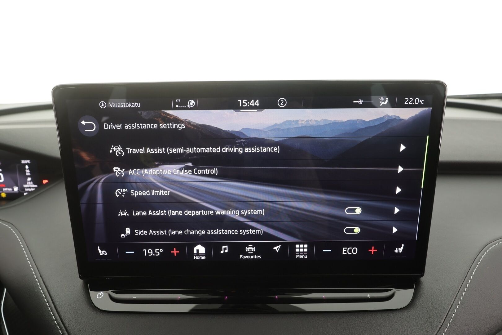 Skoda Enyaq 2022 80x 4x4 SportLine iV - | ACC | ILP | Skoda crystal Light Matrix LED | Muistipenkki | Puolinahat | P.Kamera | Ratinlämmitys | Apple&Android | 1.Om suomi-auto | Kahdet Renkaat | Merkkihuollettu |