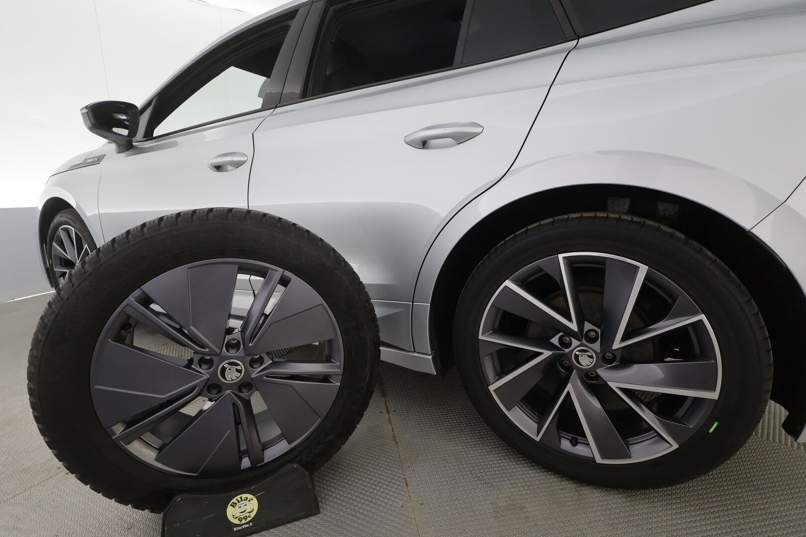 Skoda Enyaq 2022 80x 4x4 SportLine iV - | ACC | ILP | Skoda crystal Light Matrix LED | Muistipenkki | Puolinahat | P.Kamera | Ratinlämmitys | Apple&Android | 1.Om suomi-auto | Kahdet Renkaat | Merkkihuollettu |