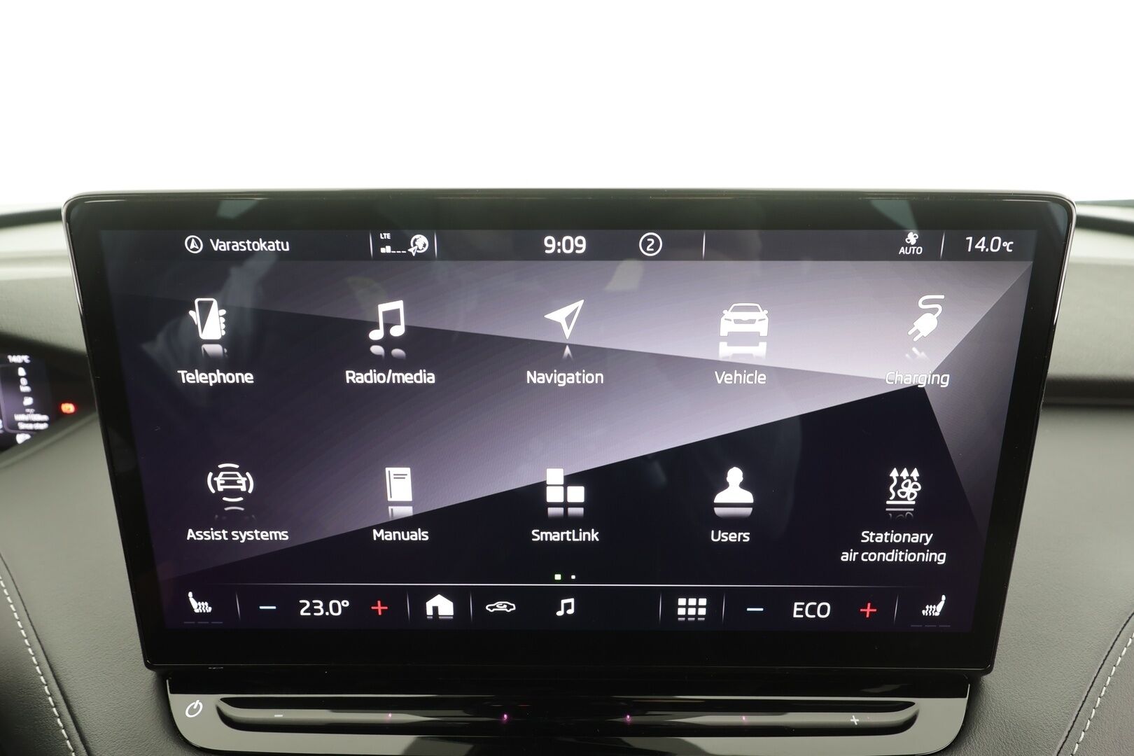 Skoda Enyaq 2022 80x 4x4 SportLine iV * ACC / ILP / Koukku / Matrix LED / Sporttipenkit / P.Kamera / Keyless / Ratinlämmitin * - 1.Om Suomi-auto / Kahdet renkaat aluvanteilla / Merkkihuollettu - HULLUT AVAJAISHULINAT KORKOTARJOUS 3,29 %