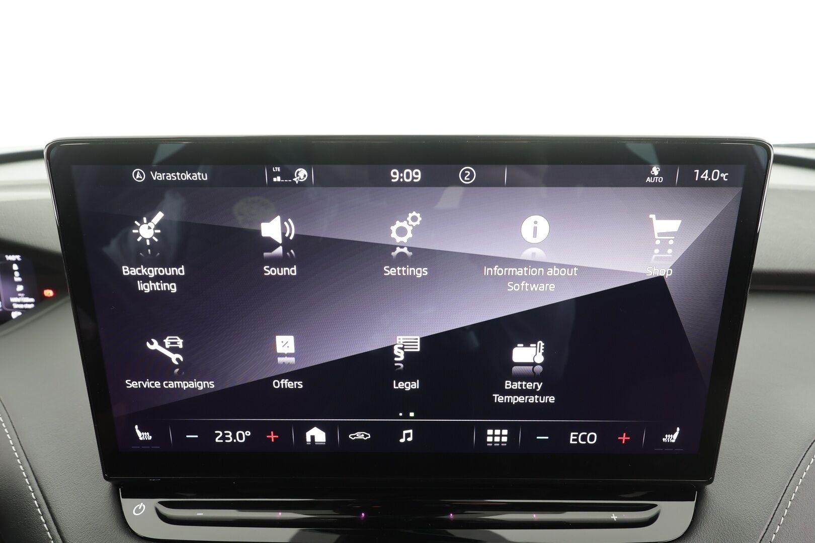 Skoda Enyaq 2022 80x 4x4 SportLine iV * ACC / ILP / Koukku / Matrix LED / Sporttipenkit / P.Kamera / Keyless / Ratinlämmitin * - 1.Om Suomi-auto / Kahdet renkaat aluvanteilla / Merkkihuollettu - HULLUT AVAJAISHULINAT KORKOTARJOUS 3,29 %