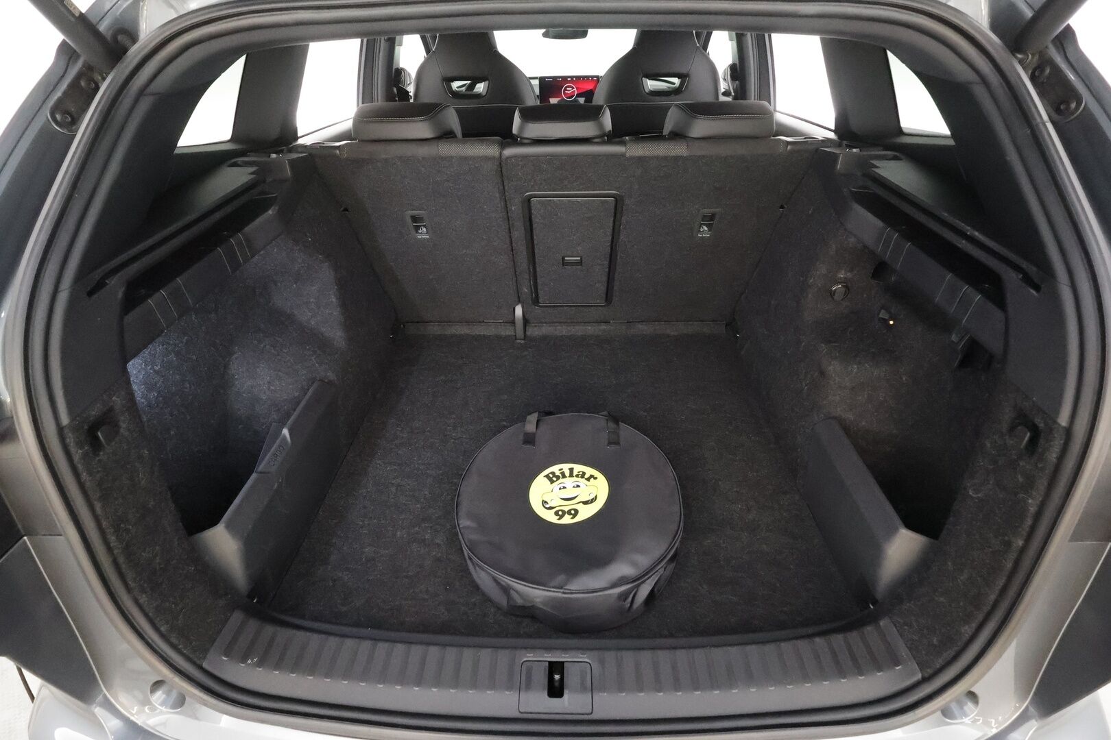 Skoda Enyaq 2022 80x 4x4 SportLine iV * ACC / ILP / Koukku / Matrix LED / Sporttipenkit / P.Kamera / Keyless / Ratinlämmitin * - 1.Om Suomi-auto / Kahdet renkaat aluvanteilla / Merkkihuollettu - HULLUT AVAJAISHULINAT KORKOTARJOUS 3,29 %