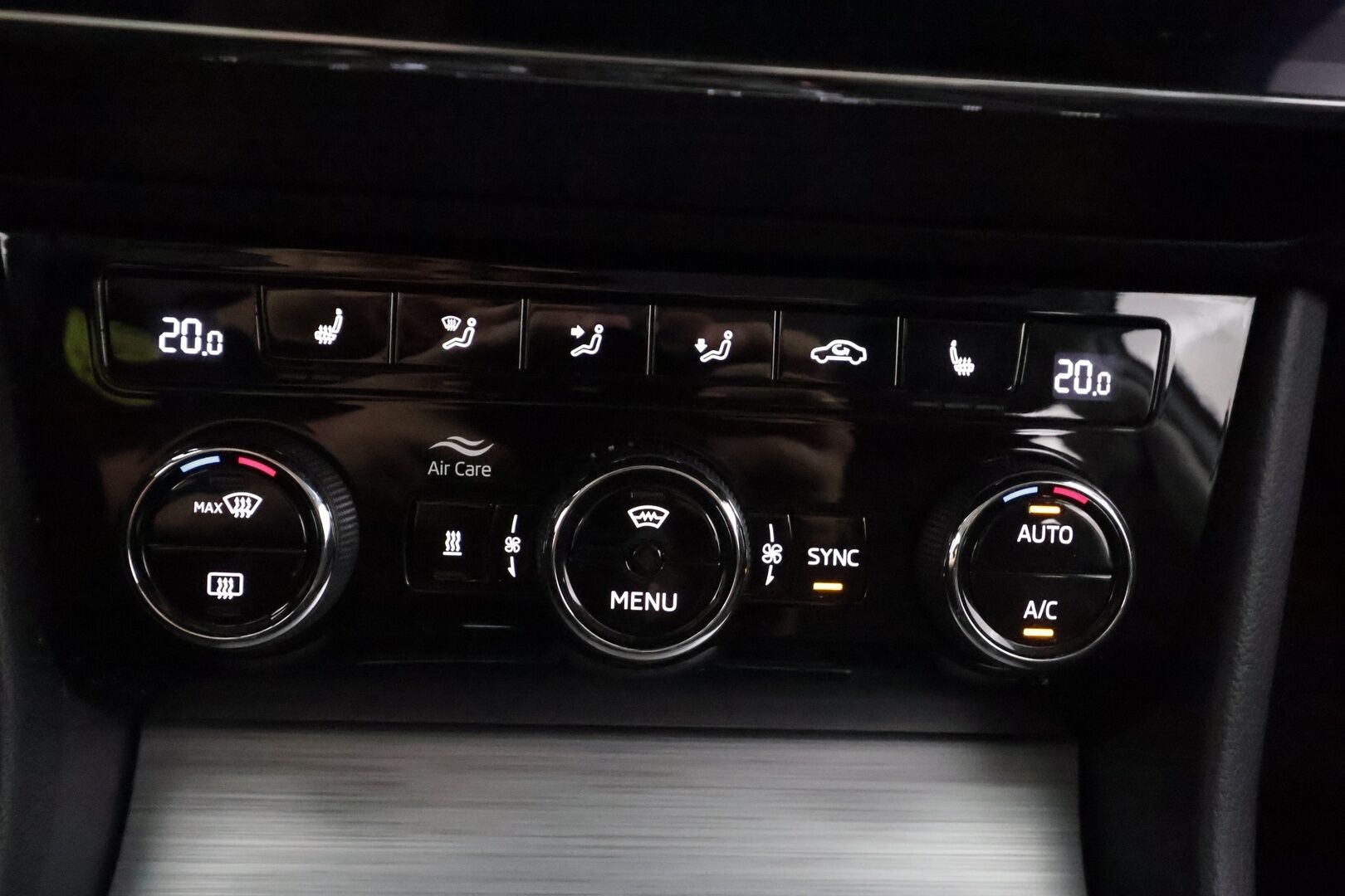 Skoda Superb 2022 Combi 1.5 TSI ACT Ambition - | Webasto | Koukku | P.Tutkat | LED | Navi | Keyless | Digimittaristo | Ratinlämmitys | Facelift | Apple&Android | 1-om Suomi-auto | Kahdet renkaat | Merkkihuollot |
