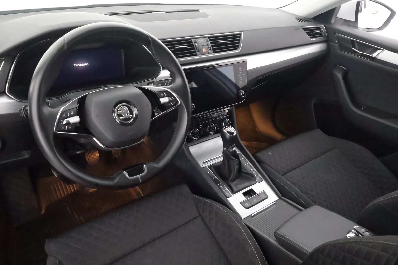 Skoda Superb 2022 Combi 1.5 TSI ACT Ambition - | Webasto | Koukku | P.Tutkat | LED | Navi | Keyless | Digimittaristo | Ratinlämmitys | Facelift | Apple&Android | 1-om Suomi-auto | Kahdet renkaat | Merkkihuollot |