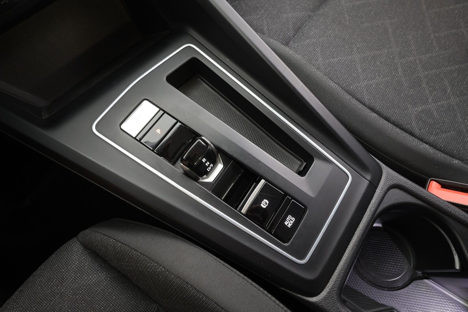 Volkswagen Golf 2022 1,0 eTSI 81 kW (MHEV) DSG-automaatti - | ACC | Webasto | Digimittaristo | Ambient | Lane assist | LED | Keyless | P.tutkat | Lämm. ratti | Merkkihuollot | 1-om suomiauto | 