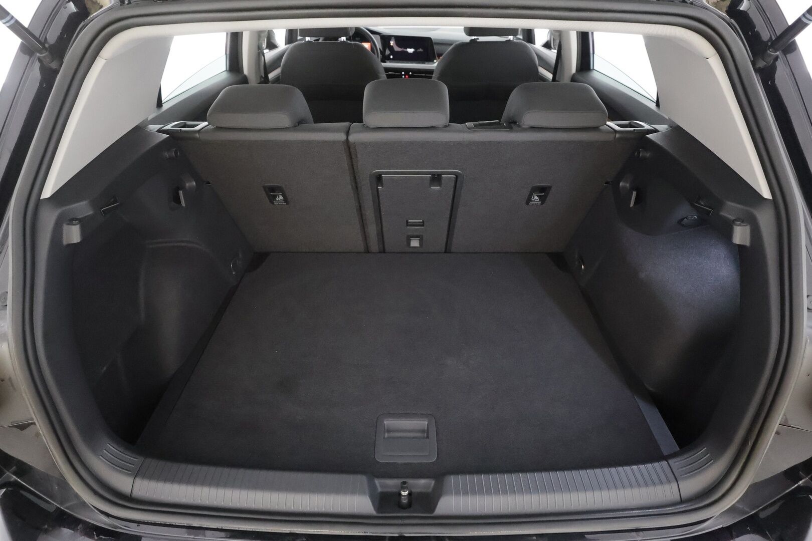 Volkswagen Golf 2022 1,0 eTSI 81 kW (MHEV) DSG-automaatti - | ACC | Webasto | Digimittaristo | Ambient | Lane assist | LED | Keyless | P.tutkat | Lämm. ratti | Merkkihuollot | 1-om suomiauto | 