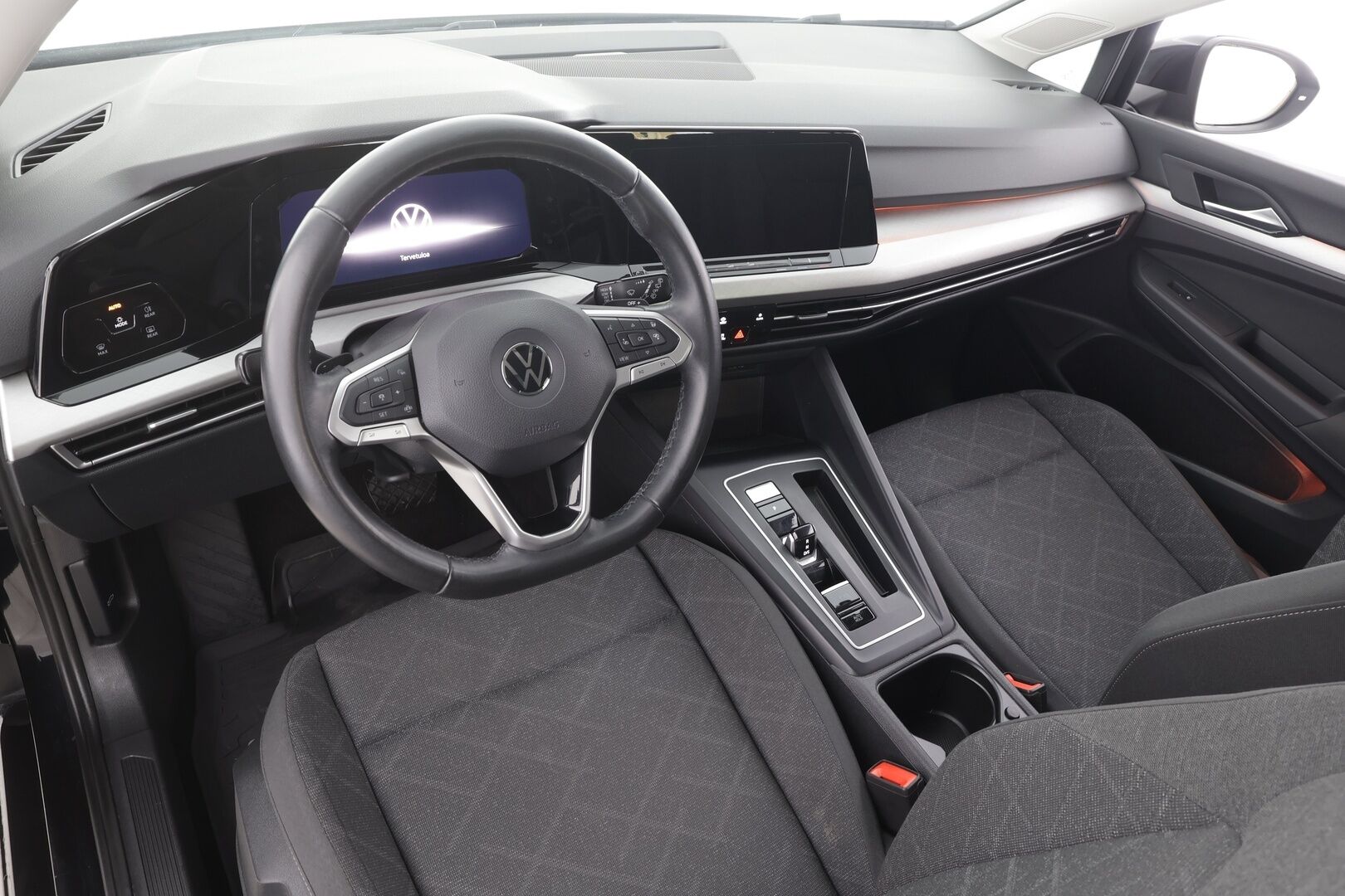 Volkswagen Golf 2022 1,0 eTSI 81 kW (MHEV) DSG-automaatti - | ACC | Webasto | Digimittaristo | Ambient | Lane assist | LED | Keyless | P.tutkat | Lämm. ratti | Merkkihuollot | 1-om suomiauto | 