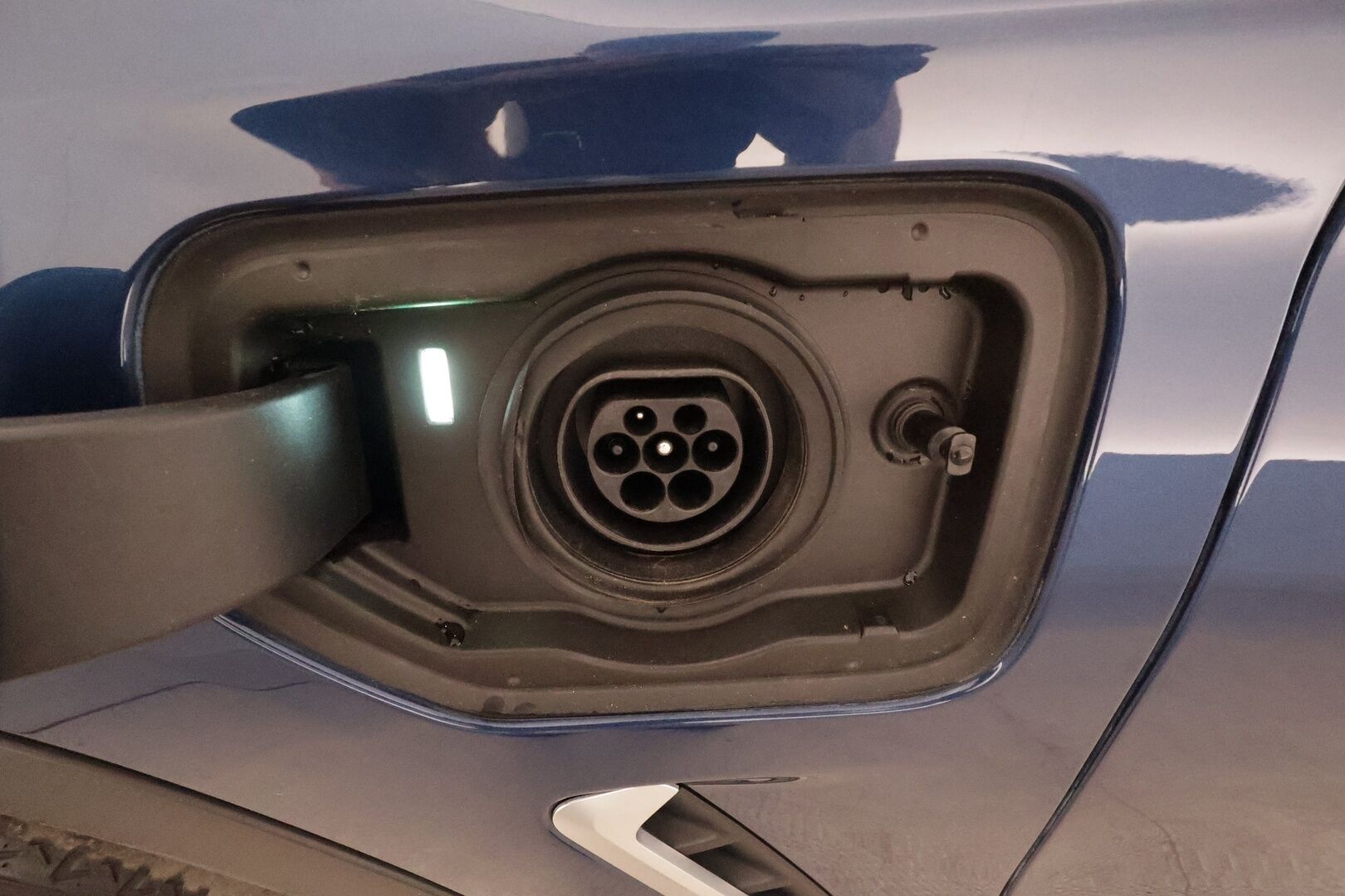 BMW X3 2022 G01 xDrive 30e A Charged Edition - 3,99 % KORKOTARJOUS TÄHÄN AUTOON - 1Om Suomiauto / HUD / HiFi / Peruutuskamera / Nahkasisusta / Navi / Merkkihuollot / Akku kuntotarkastettu!