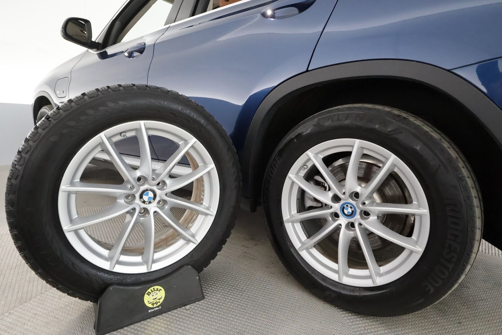 BMW X3 2022 G01 xDrive 30e A Charged Edition - 3,99 % KORKOTARJOUS TÄHÄN AUTOON - 1Om Suomiauto / HUD / HiFi / Peruutuskamera / Nahkasisusta / Navi / Merkkihuollot / Akku kuntotarkastettu!