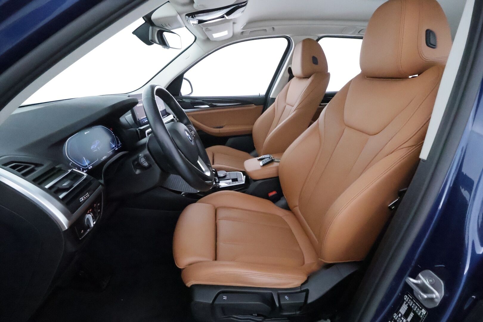 BMW X3 2022 G01 xDrive 30e A Charged Edition - 3,99 % KORKOTARJOUS TÄHÄN AUTOON - 1Om Suomiauto / HUD / HiFi / Peruutuskamera / Nahkasisusta / Navi / Merkkihuollot / Akku kuntotarkastettu!