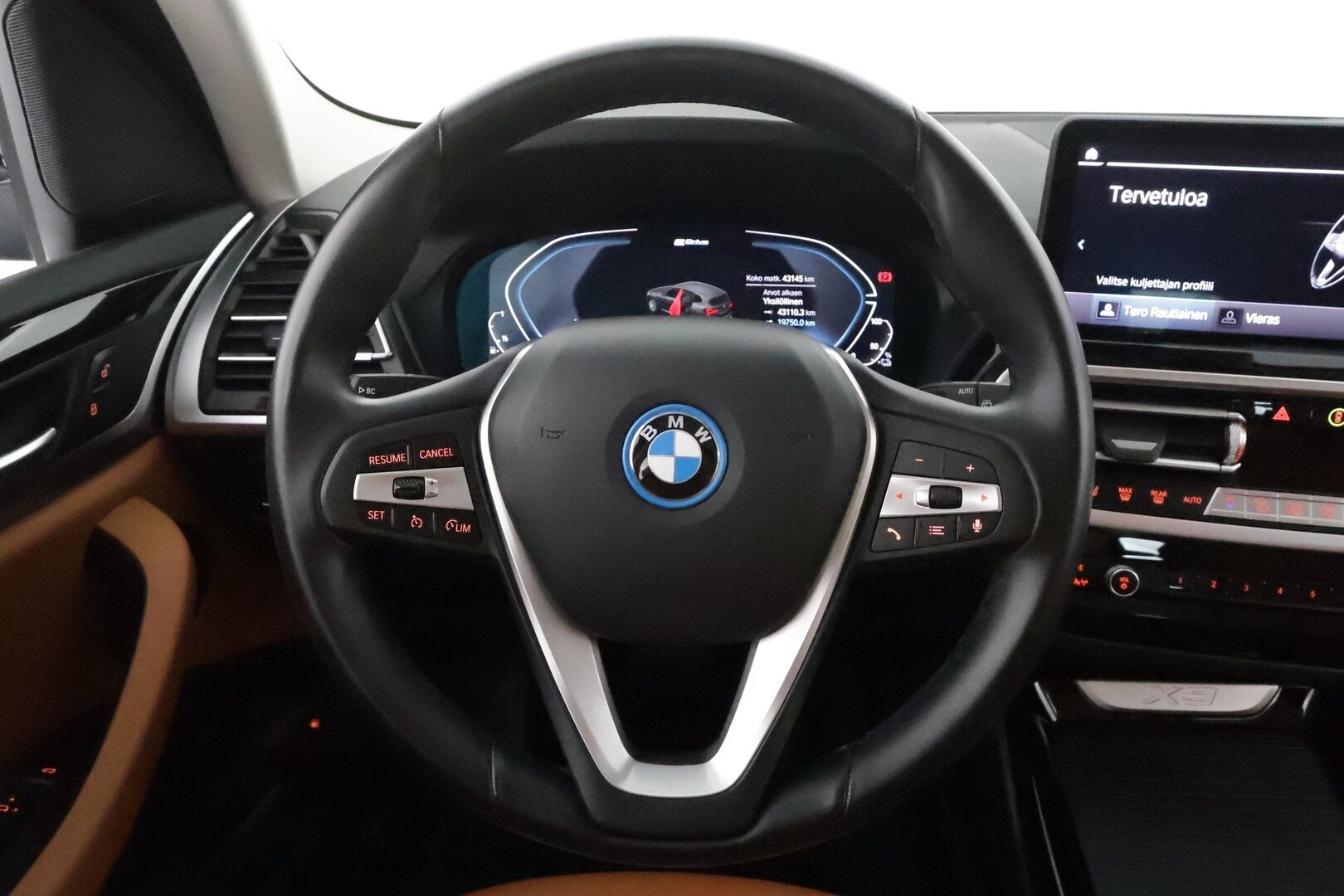 BMW X3 2022 G01 xDrive 30e A Charged Edition - 3,99 % KORKOTARJOUS TÄHÄN AUTOON - 1Om Suomiauto / HUD / HiFi / Peruutuskamera / Nahkasisusta / Navi / Merkkihuollot / Akku kuntotarkastettu!