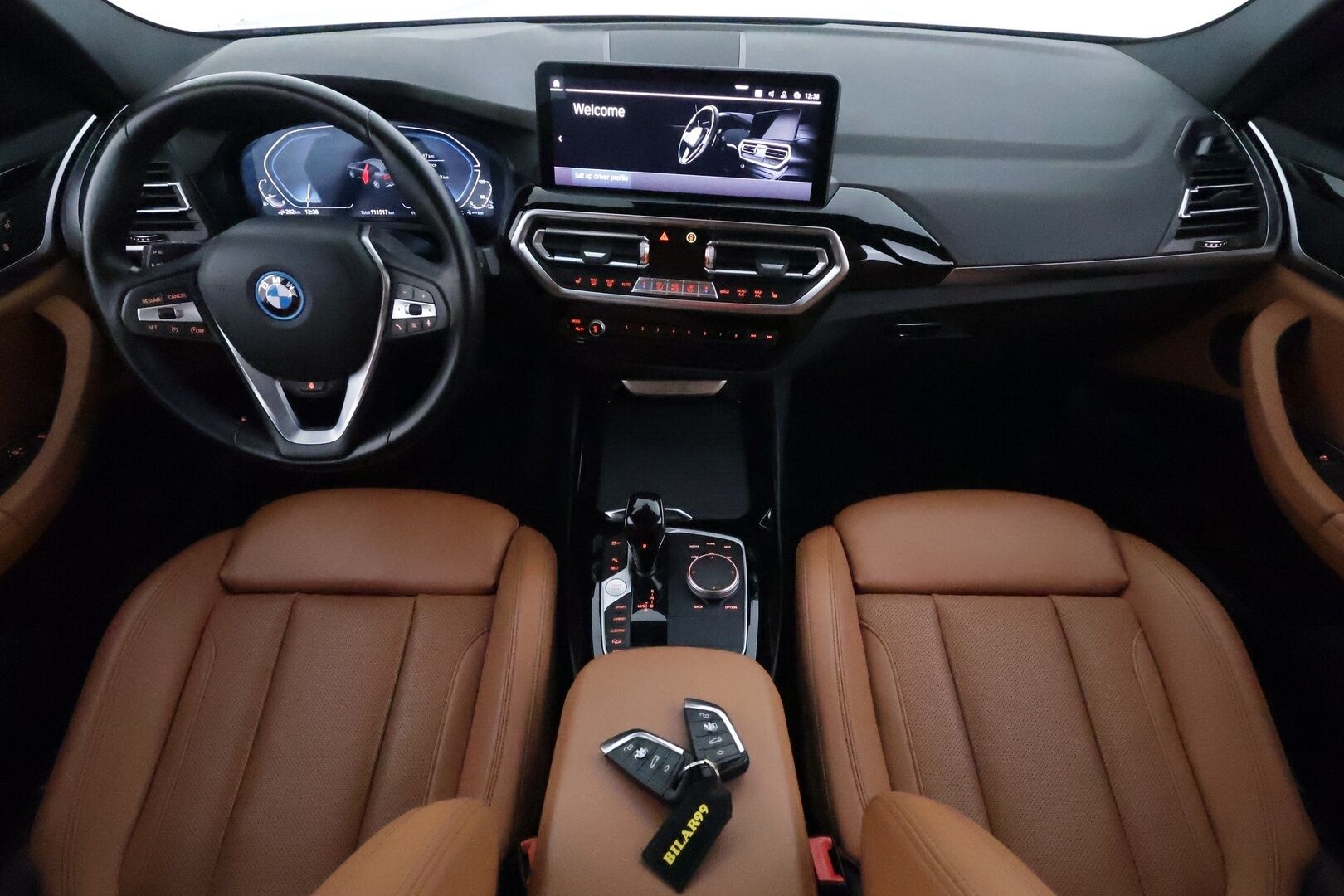 BMW X3 2022 G01 xDrive 30e A Charged Edition **Vakkari / Ruskeat nahat / P.kamera / Adapt.LED / Hifit / Koukku / Comfort Access** - 3,99 % KORKOTARJOUS TÄHÄN AUTOON - 1.Om Suomi-auto / Akku kuntotarkastettu / Kahdet renkaat aluvanteilla / Sporttipenkit / Digimittaristo / Navi 