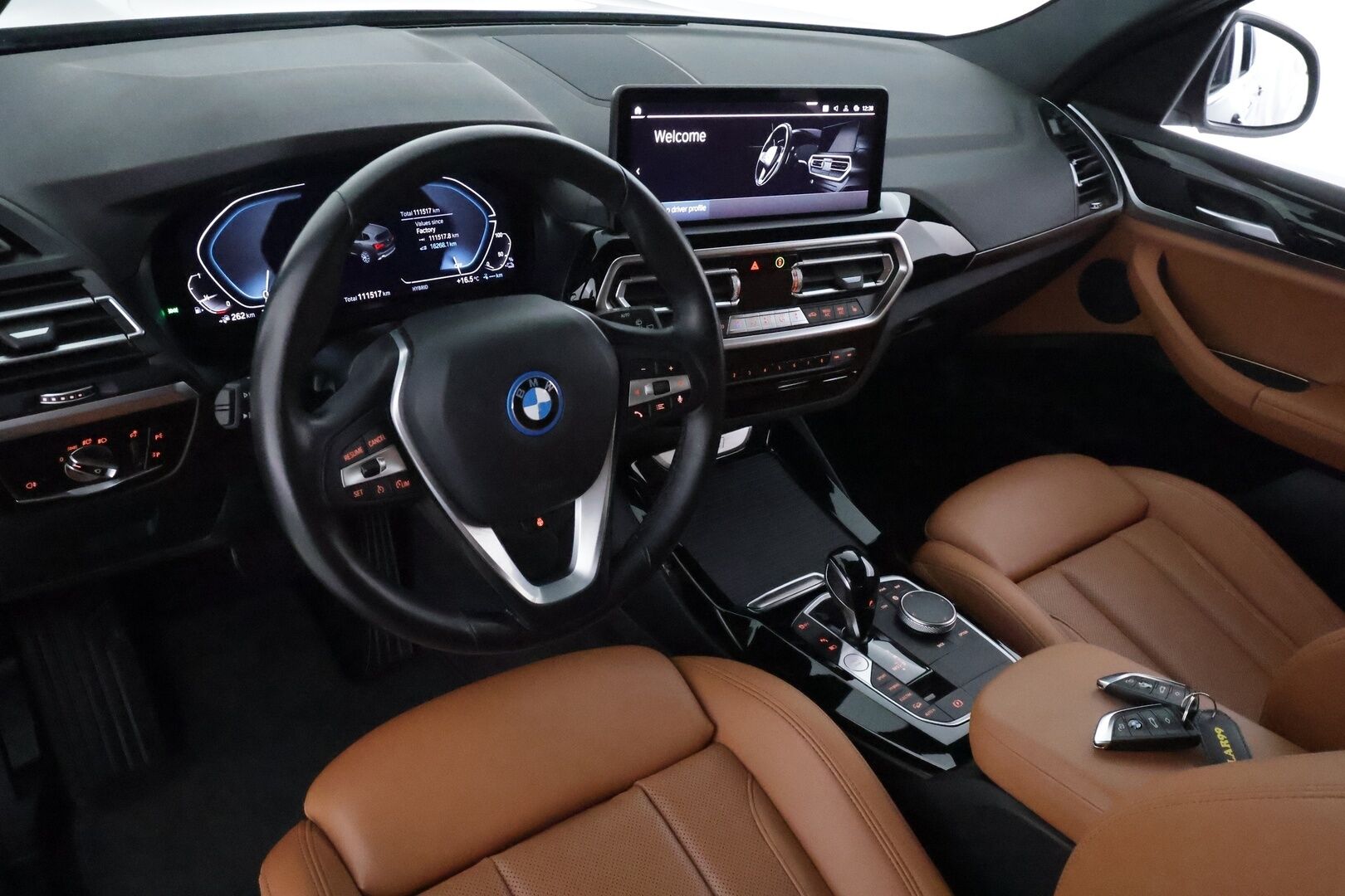 BMW X3 2022 G01 xDrive 30e A Charged Edition **Vakkari / Ruskeat nahat / P.kamera / Adapt.LED / Hifit / Koukku / Comfort Access** - 3,99 % KORKOTARJOUS TÄHÄN AUTOON - 1.Om Suomi-auto / Akku kuntotarkastettu / Kahdet renkaat aluvanteilla / Sporttipenkit / Digimittaristo / Navi 