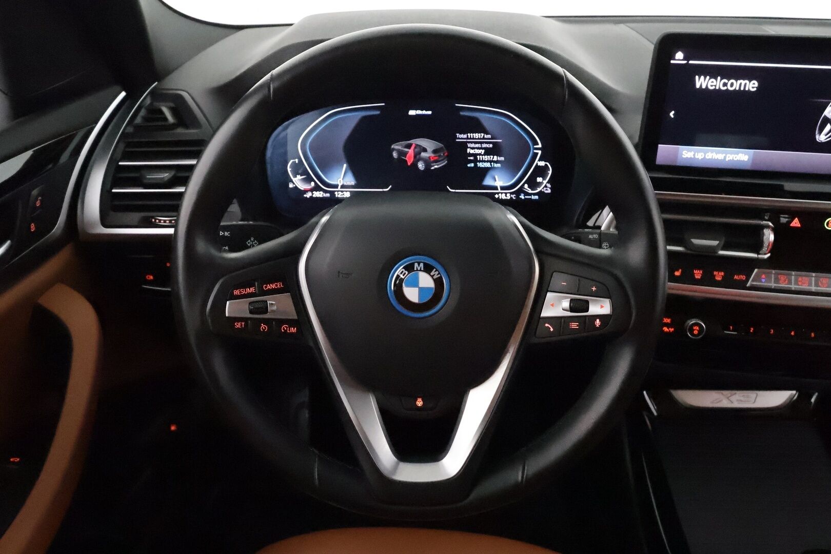 BMW X3 2022 G01 xDrive 30e A Charged Edition **Vakkari / Ruskeat nahat / P.kamera / Adapt.LED / Hifit / Koukku / Comfort Access** - 3,99 % KORKOTARJOUS TÄHÄN AUTOON - 1.Om Suomi-auto / Akku kuntotarkastettu / Kahdet renkaat aluvanteilla / Sporttipenkit / Digimittaristo / Navi 