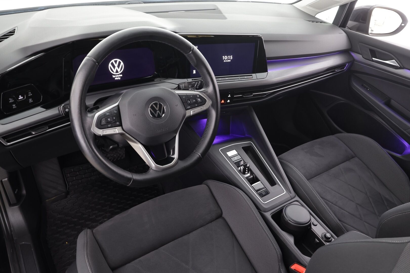 Volkswagen Golf 2021 Style eHybrid 150 kW (PHEV) DSG * ACC / P.kamera / IQ.Light / Muistipenkki / Navi / Webasto / Koukku / KeylessGo * - Akku kuntotarkastettu / Hieronta / Kahdet renkaat aluvanteilla / Hyvät varusteet