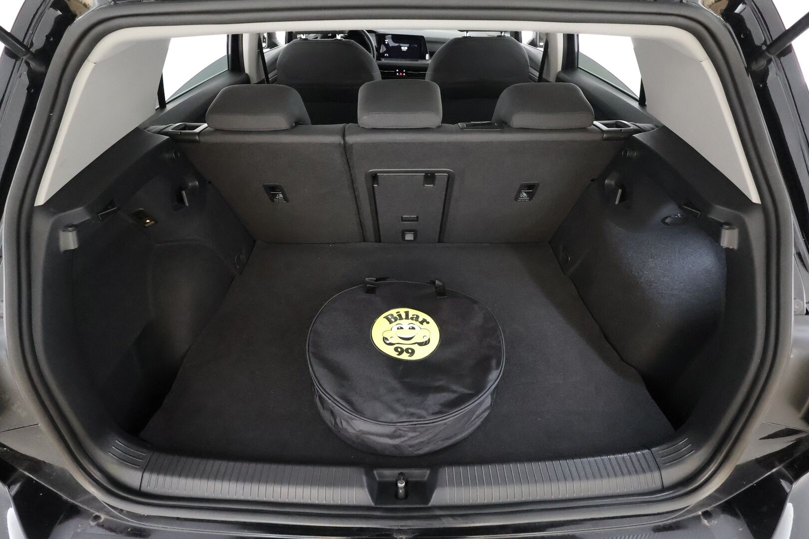 Volkswagen Golf 2021 Style eHybrid 150 kW (PHEV) DSG * ACC / P.kamera / IQ.Light / Muistipenkki / Navi / Webasto / Koukku / KeylessGo * - Akku kuntotarkastettu / Hieronta / Kahdet renkaat aluvanteilla / Hyvät varusteet