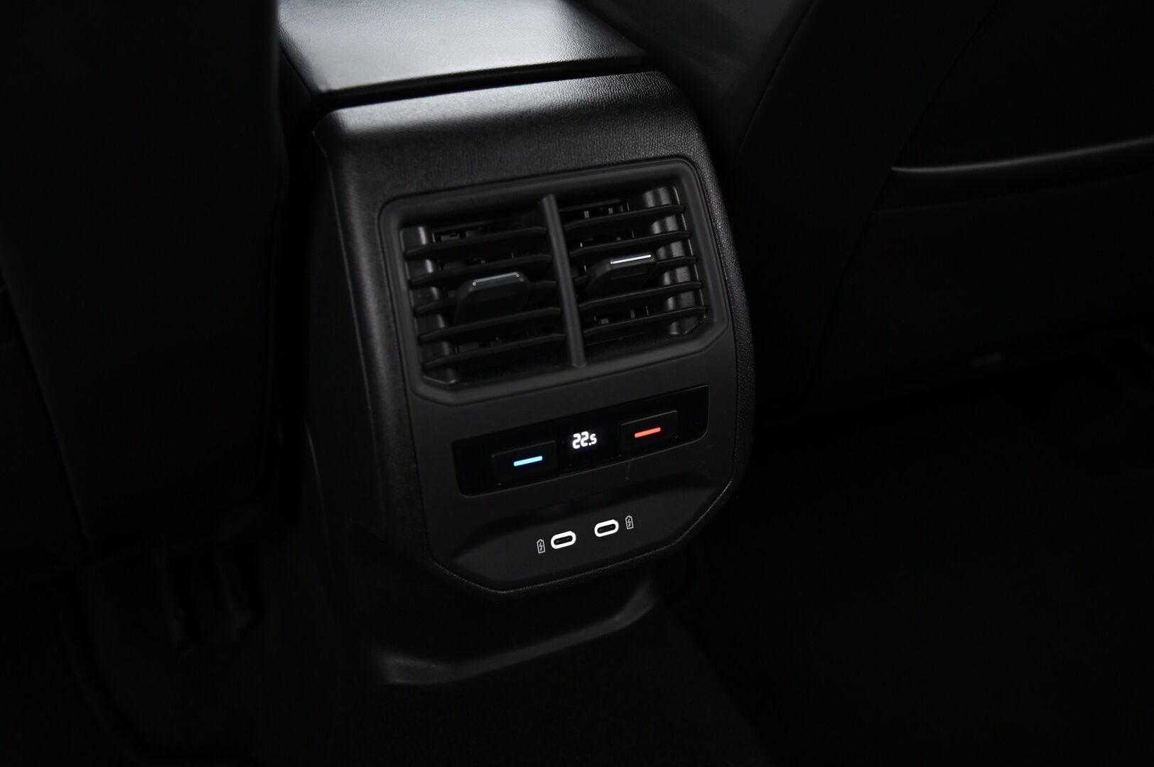 Seat Leon 2021 1,4 PHEV 204 eHybrid FR DSG **ACC / Navigointi / Sporttipenkit / Led-ajovalot / Peruutuskamera** - Juuri huollettu ja katsastettu / Kahdet hyvät renkaat aluvanteilla / Led-ajovalot