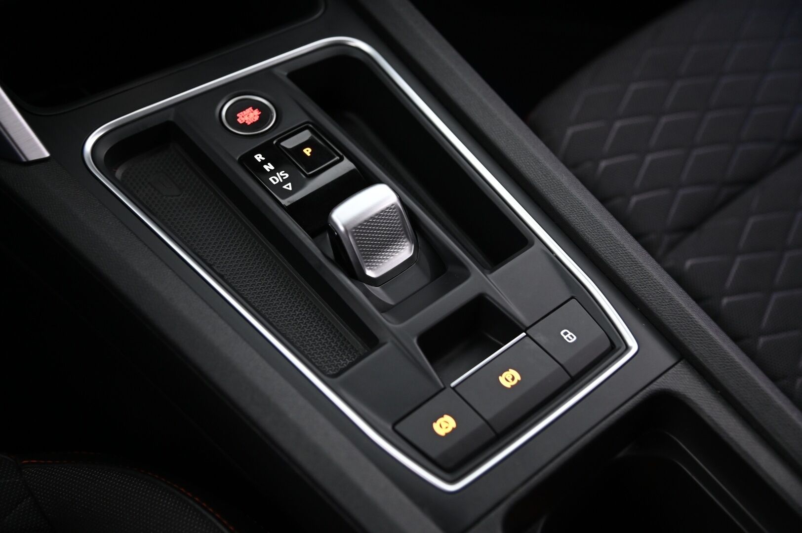 Seat Leon 2021 1,4 PHEV 204 eHybrid FR DSG **ACC / Navigointi / Sporttipenkit / Led-ajovalot / Peruutuskamera** - Juuri huollettu ja katsastettu / Kahdet hyvät renkaat aluvanteilla / Led-ajovalot