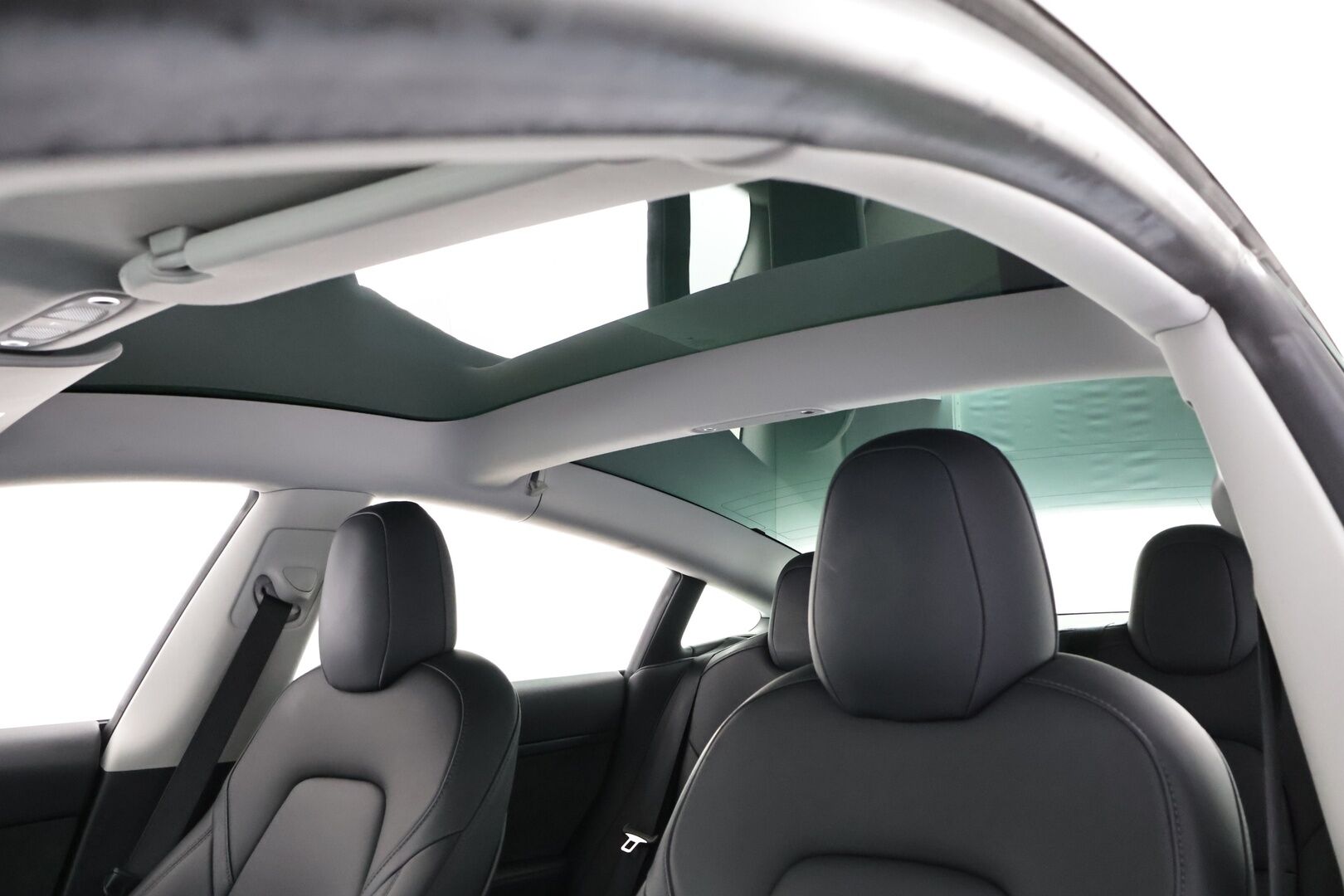 TESLA MODEL 3 2021 Standard Range Plus - Vetokoukku | ACC | Premium Audio | Muistipenkki | Matrix LED | Peruutuskamera | Nahkasisusta | Lasikatto | SOH 93% | 2x Renkaat!