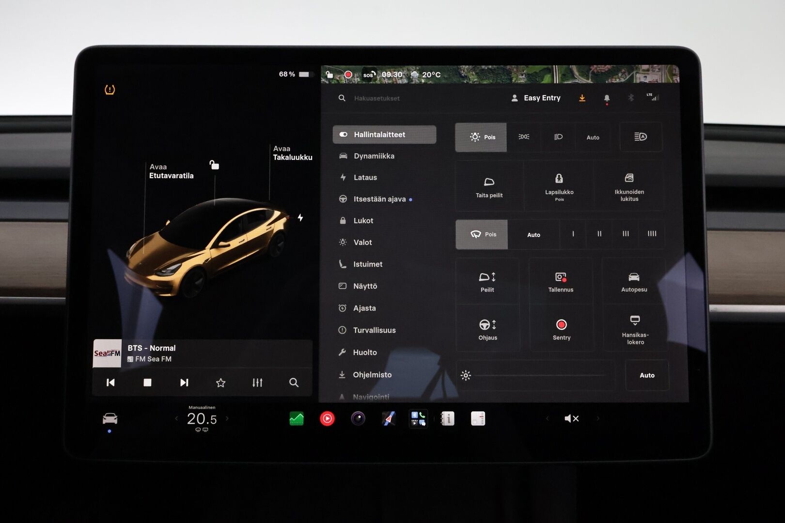 TESLA MODEL 3 2021 Standard Range Plus - Vetokoukku | ACC | Premium Audio | Muistipenkki | Matrix LED | Peruutuskamera | Nahkasisusta | Lasikatto | SOH 93% | 2x Renkaat!