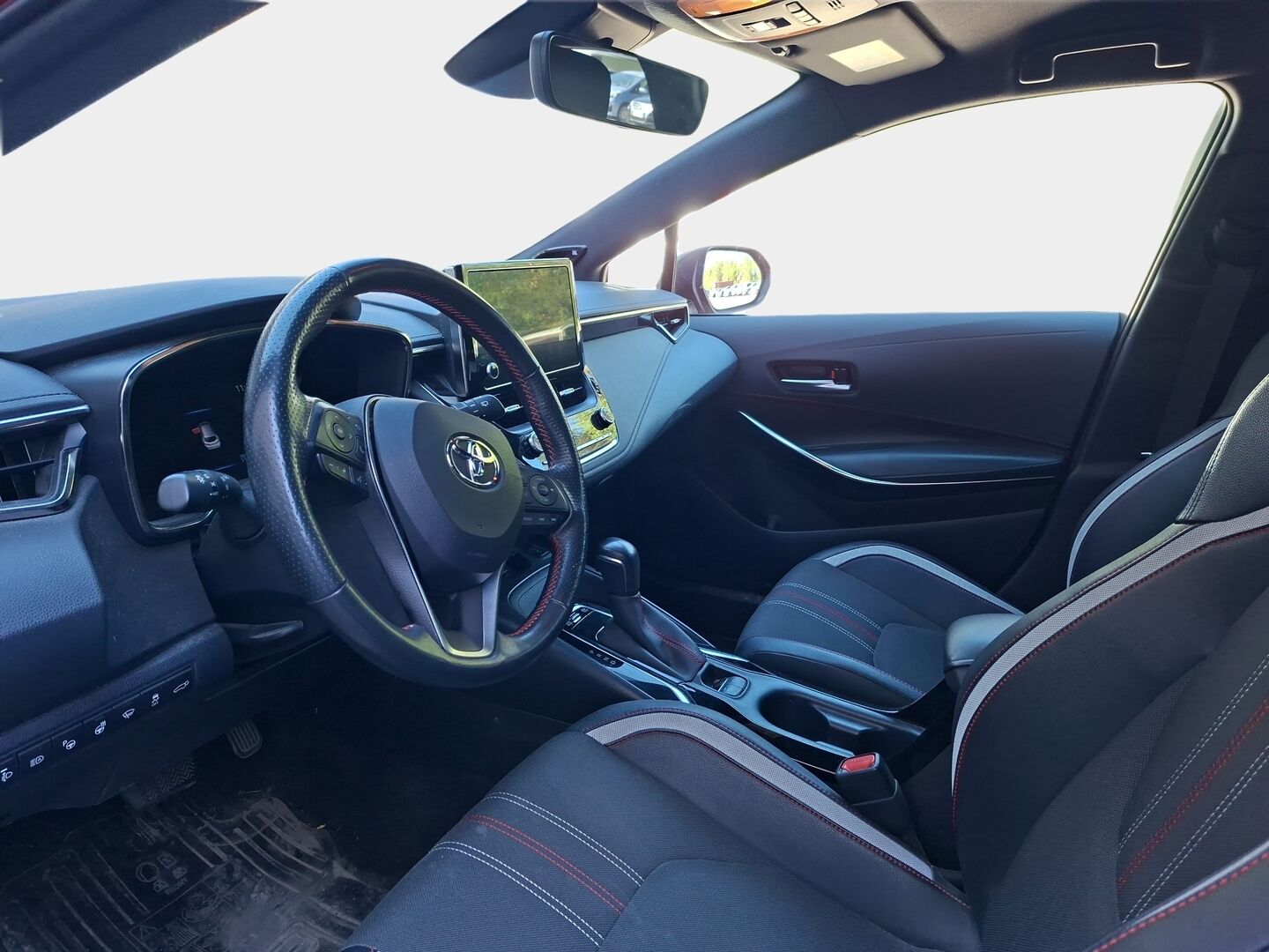 Toyota Corolla 2022 Touring Sports 2,0 Hybrid GR Sport - | 2.OM Suomi-auto | HUD | Adapt. vakkari | LED | P.Kamera | JBL | Keyless | Kahdet renkaat ja vanteet |