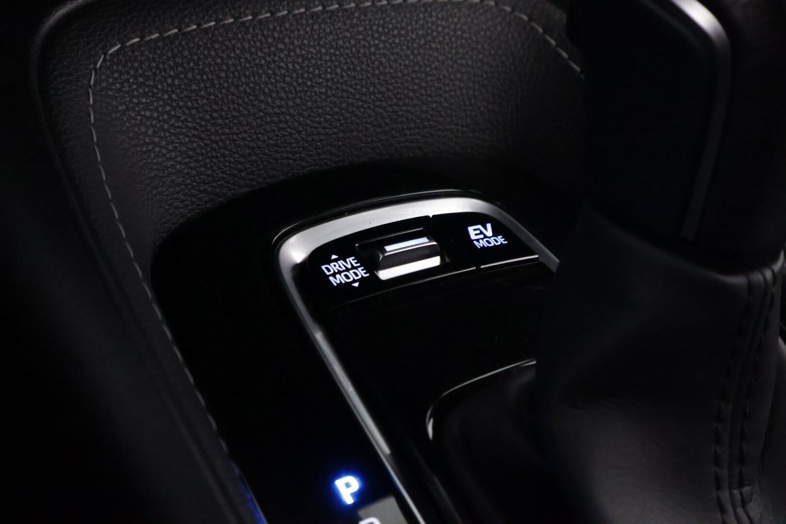 Toyota Corolla 2022 Touring Sports 1,8 Hybrid Prestige Edition - Suomiauto | Merkkihuollot | Adapt.Vakkari | Peruutuskamera | BiLED | Puolinahkasisusta | 2x Renkaat Aluvantein!