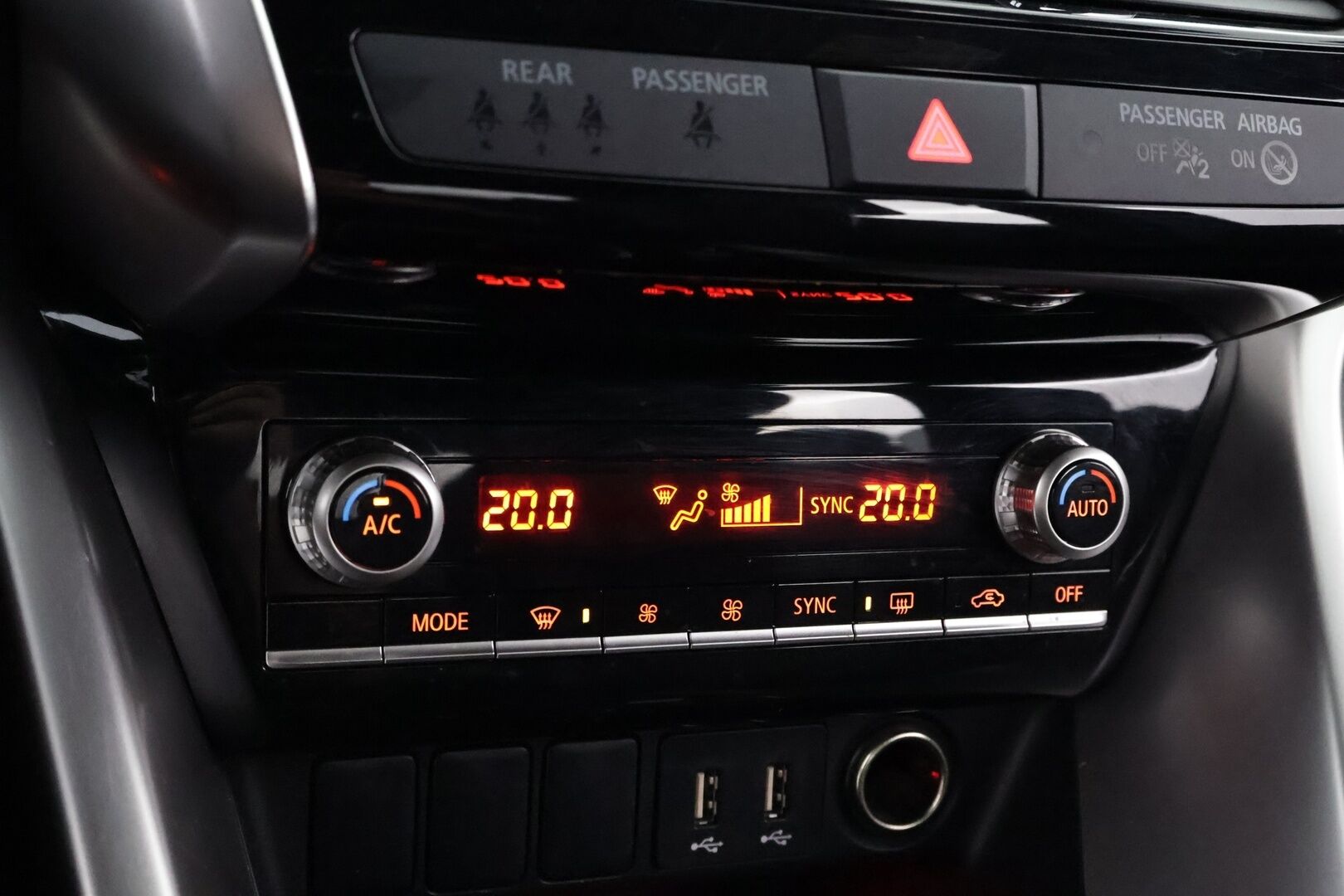 Mitsubishi ECLIPSE CROSS 2022 2.4 PHEV Instyle 4WD - 1OM Suomiauto | Vetokoukku | Peruutuskamera | Puolinahkasisusta | Vakkari | Keyless | LKA | 2x Renkaat Alkuperäisvantein!