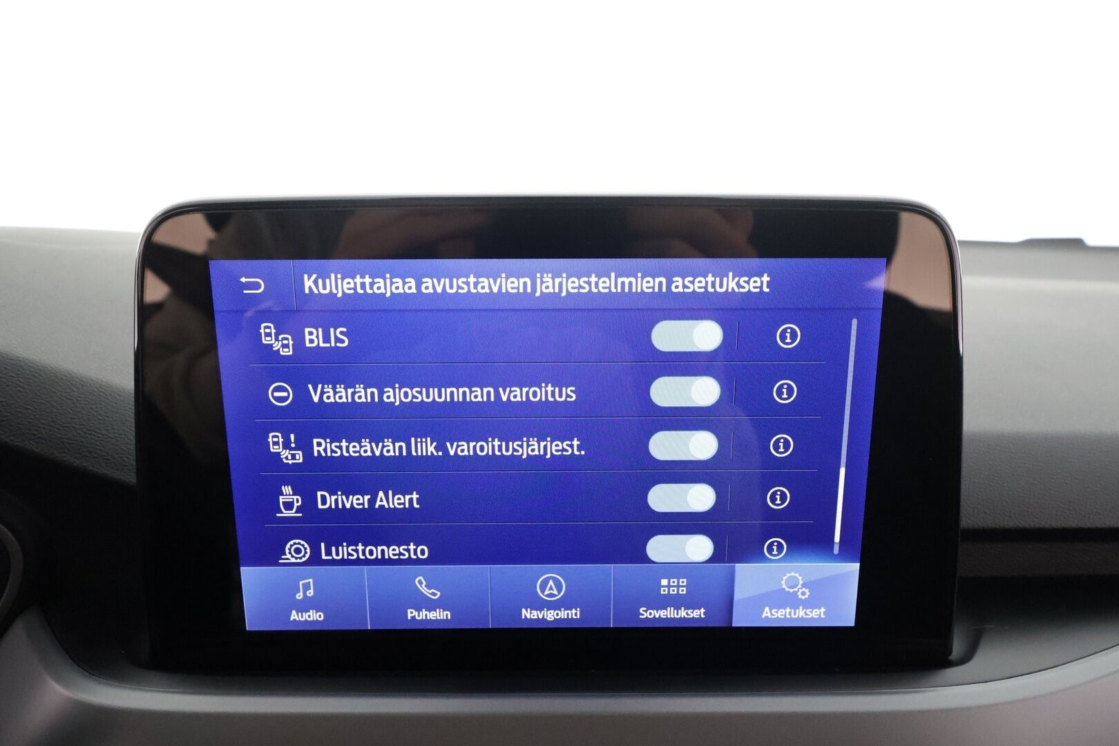 Ford Focus 2022 1.0 EcoBoost Hybrid Powershift 155hv A7 Active Style Wagon * ACC / LED / P.Kamera / Lohkolämmitin / Navi / Kaistavahti * - Koukku / Kahdet renkaat alumiini vanteilla / Merkkiliikkeen Huoltokirja