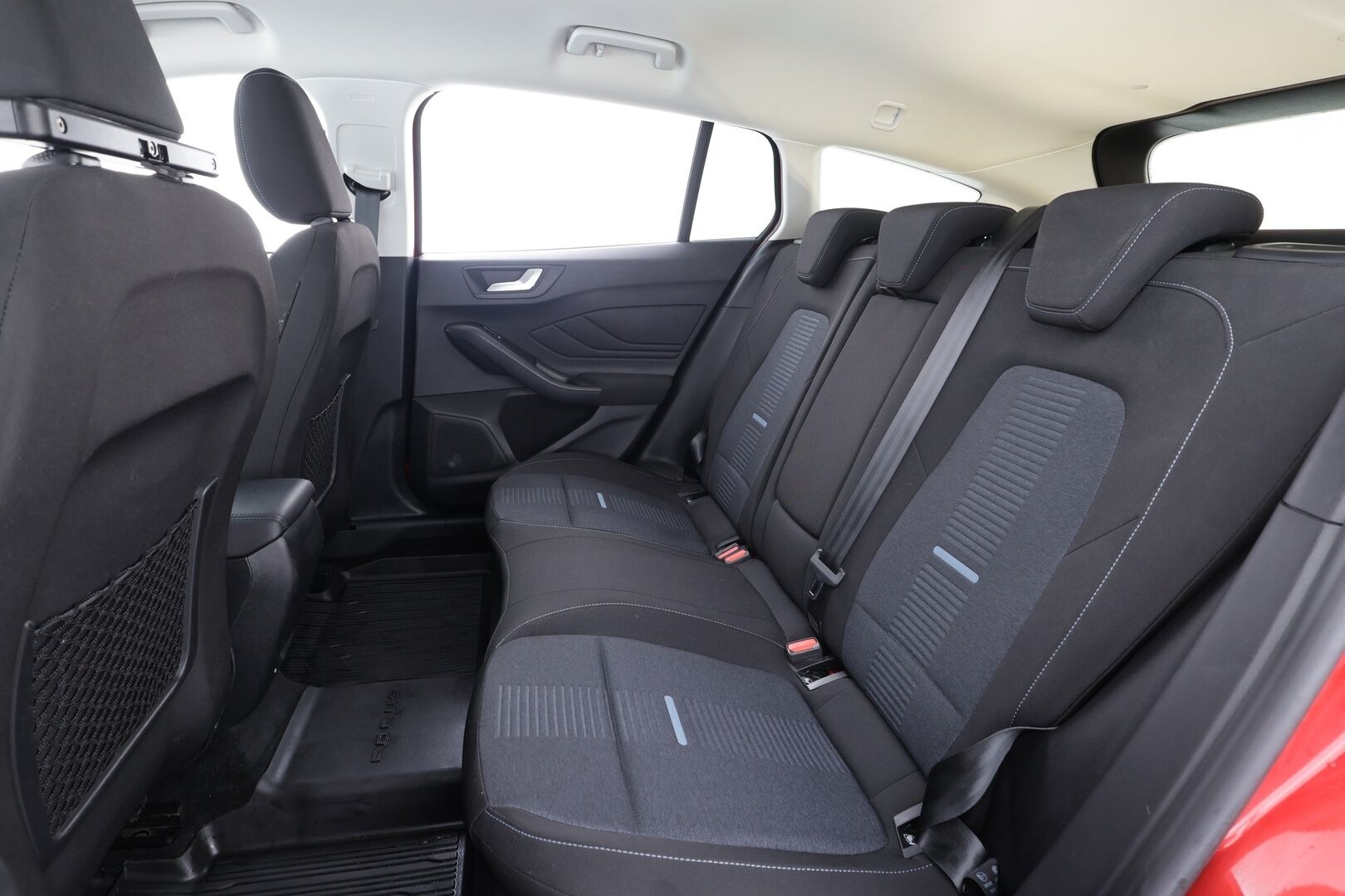 Ford Focus 2022 1.0 EcoBoost Hybrid Powershift 155hv A7 Active Style Wagon * ACC / LED / P.Kamera / Lohkolämmitin / Navi / Kaistavahti * - Koukku / Kahdet renkaat alumiini vanteilla / Merkkiliikkeen Huoltokirja