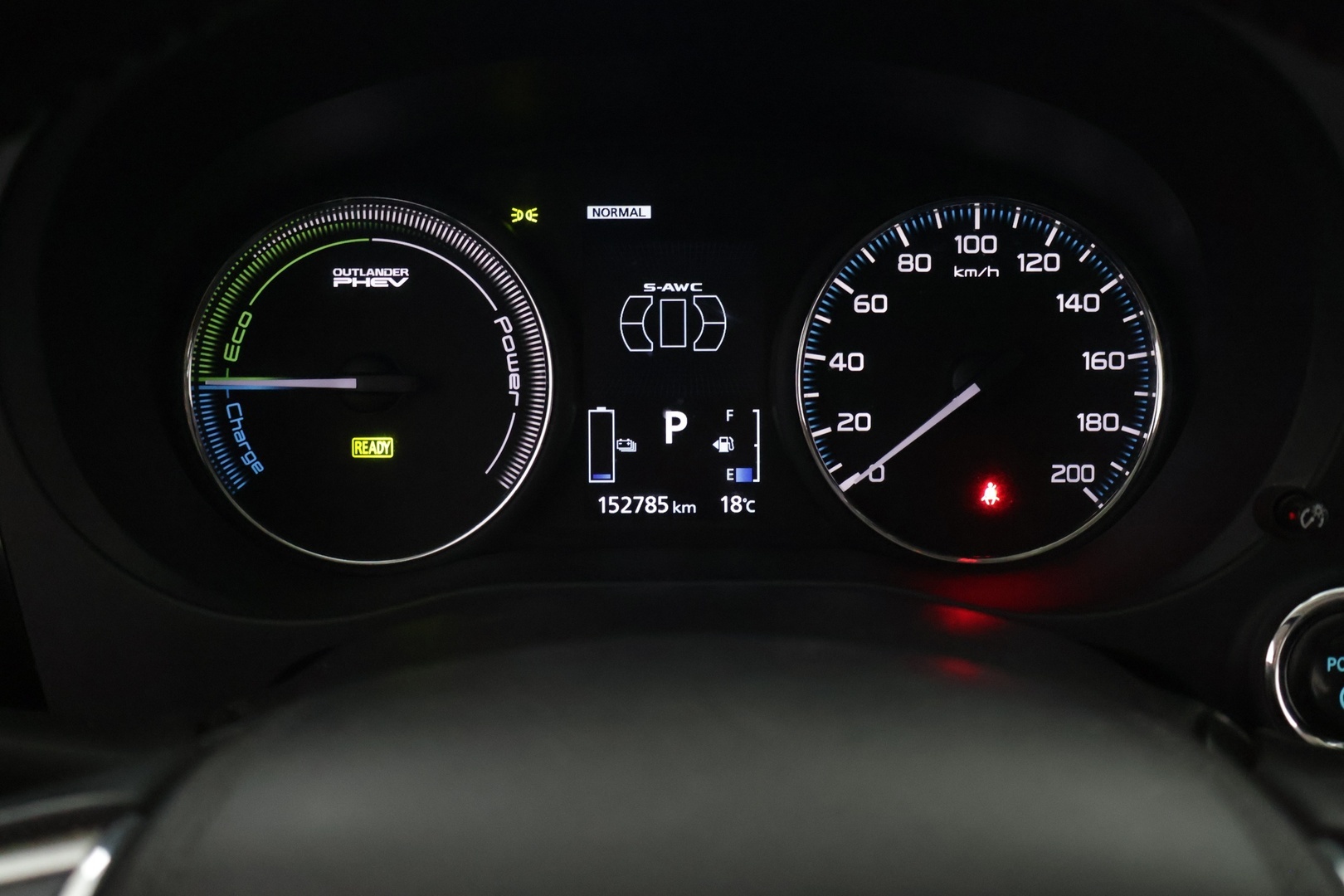 Mitsubishi Outlander PHEV 2017 Intense Business 4WD 5P - Intense Business 4WD 5P | Lämmitettävä ratti | Webasto | Koukku | Vakkari | Keyless