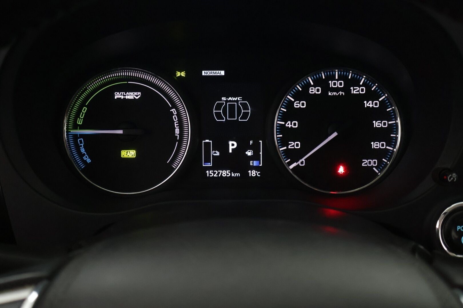 Mitsubishi Outlander PHEV 2017 Intense Business 4WD 5P - Intense Business 4WD 5P | Lämmitettävä ratti | Webasto | Koukku | Vakkari | Keyless