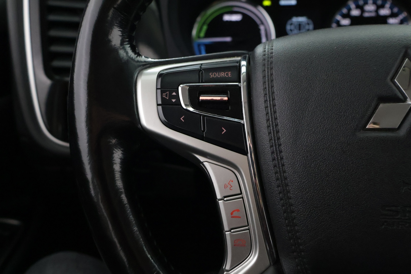 Mitsubishi Outlander PHEV 2017 Intense Business 4WD 5P - Intense Business 4WD 5P | Lämmitettävä ratti | Webasto | Koukku | Vakkari | Keyless