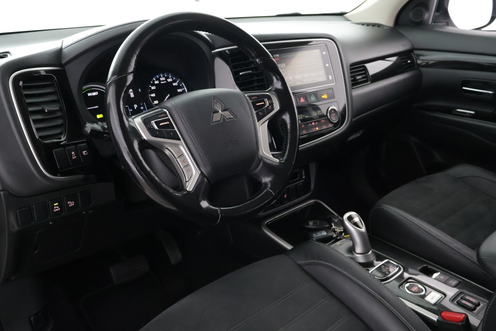 Mitsubishi Outlander PHEV 2017 Intense Business 4WD 5P - Intense Business 4WD 5P | Lämmitettävä ratti | Webasto | Koukku | Vakkari | Keyless