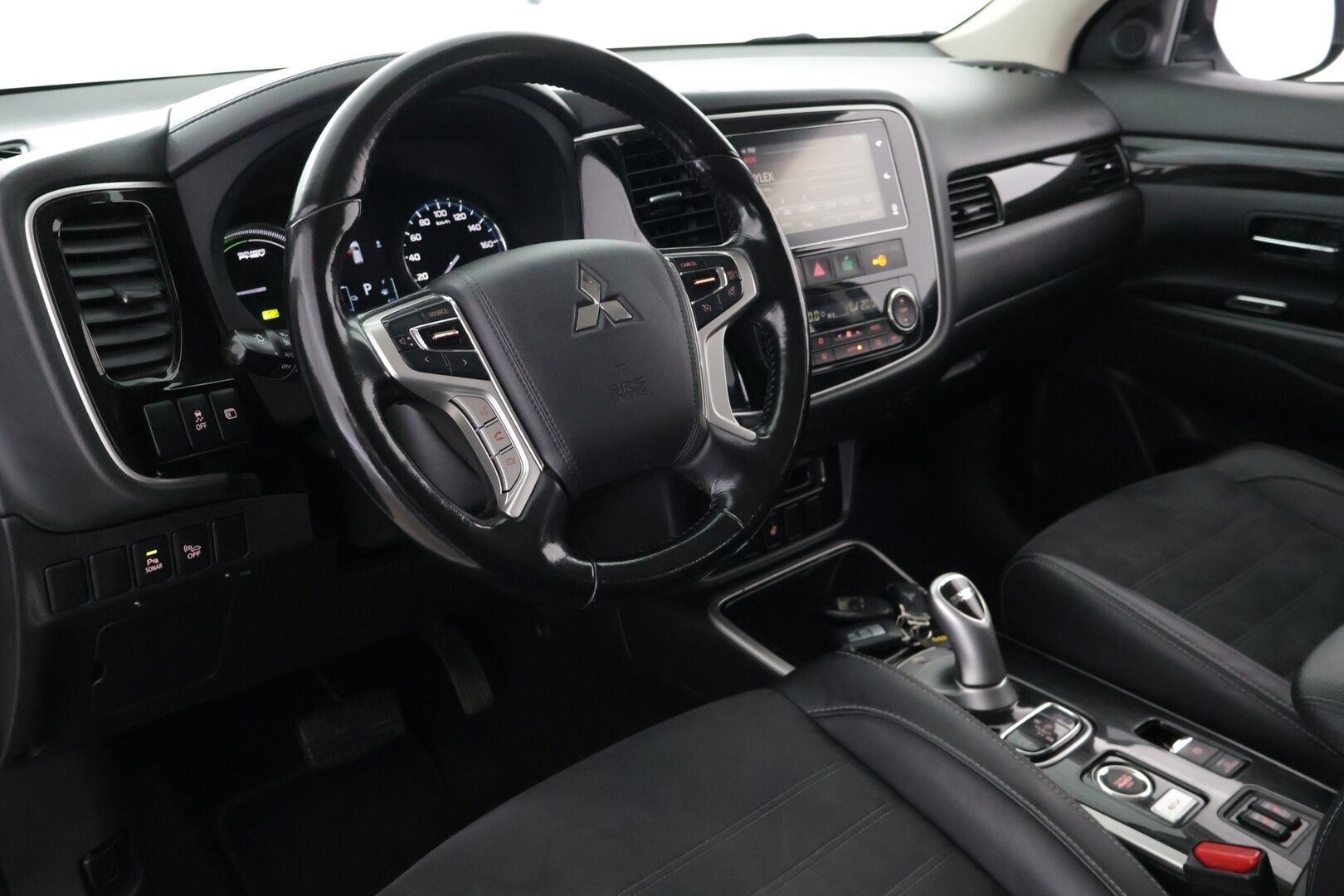 Mitsubishi Outlander PHEV 2017 Intense Business 4WD 5P - Intense Business 4WD 5P | Lämmitettävä ratti | Webasto | Koukku | Vakkari | Keyless