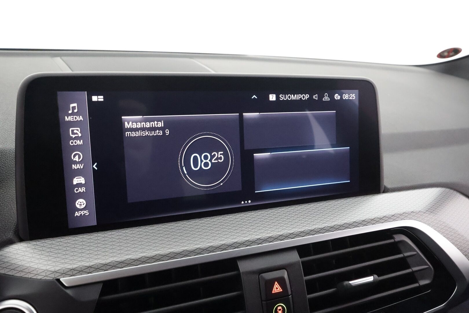 BMW X3 2020 G01 xDrive 30e A Business M Sport * ACC / Koukku / Akkukäyttöinen lisälämmitin / Adapt LED / Hifi / 360-Kamera / Nahat * - Merkkihuollettu / 2x Lataus / Kahdet Renkaat