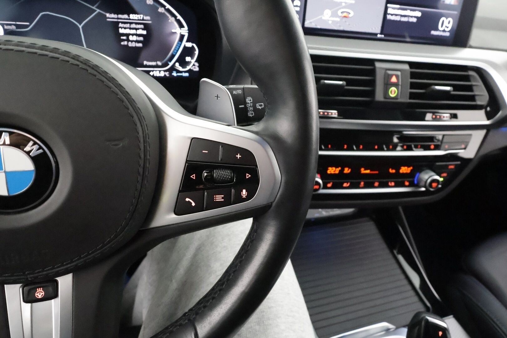 BMW X3 2020 G01 xDrive 30e A Business M Sport * ACC / Koukku / Akkukäyttöinen lisälämmitin / Adapt LED / Hifi / 360-Kamera / Nahat * - Merkkihuollettu / 2x Lataus / Kahdet Renkaat