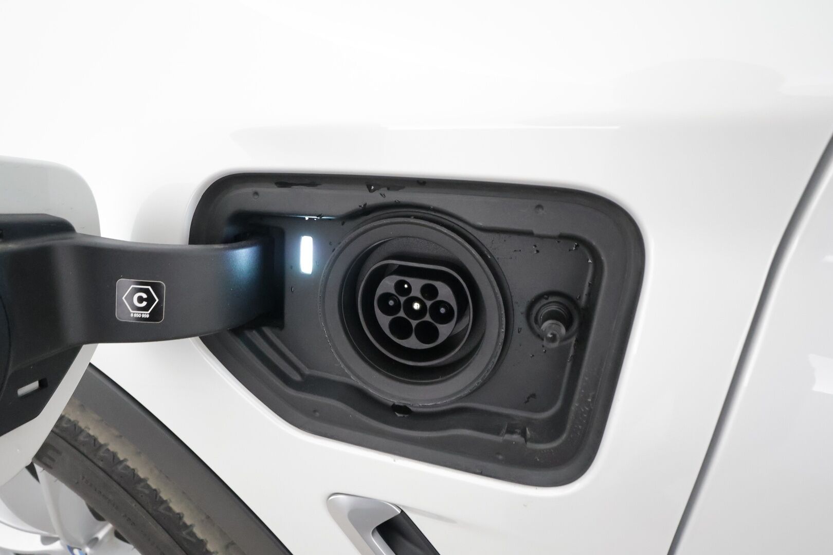 BMW X3 2022 G01 xDrive 30e A Charged Edition * HiFi / Sportnahat / LED / P.Kamera / Navi / Digimittaristo * - 1-om Suomi-auto / Kahdet renkaat aluvanteilla / 2x Latauskaapelit / Merkkihuollot - HULLUT AVAJAISHULINAT KORKOTARJOUS 3,29 %