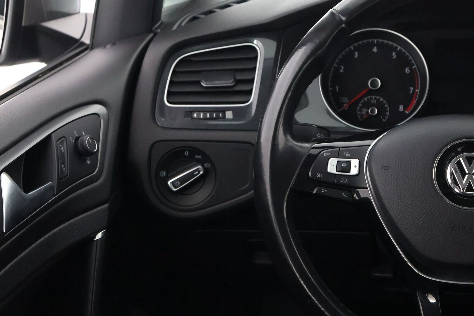 Volkswagen Golf 2017 Variant Highline 1,4 TGI 81 kW (110 hv) Bluemotion DSG-automaatti - Adapt.Vakkari / Vetokoukku / Lohko & Sisäpistoke / Apple&Android / Peruutustutkat / Front Assist / Jakopää juuri tehty!