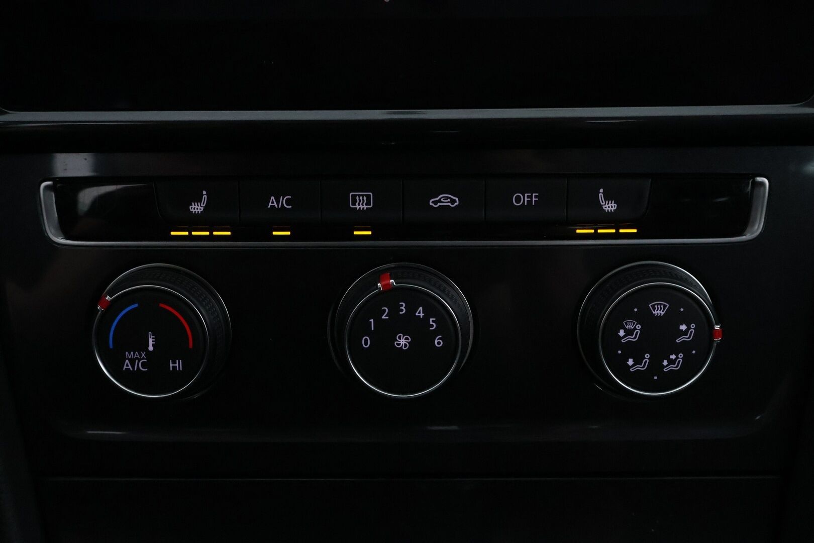 Volkswagen Golf 2017 Variant Highline 1,4 TGI 81 kW (110 hv) Bluemotion DSG-automaatti - Adapt.Vakkari / Vetokoukku / Lohko & Sisäpistoke / Apple&Android / Peruutustutkat / Front Assist / Jakopää juuri tehty!