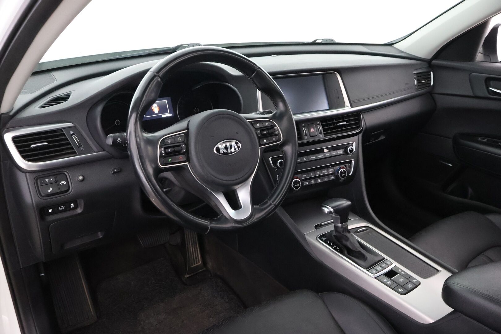 KIA OPTIMA 2018 2.0 GDI PHEV Business Luxury SW A/T - Webasto / Adapt.Vakkari / Panorama / Harman&Kardon / 360-Kamera / Ilmastoidut Nahat / Vetokoukku / Adapt.LED / Supervarusteilla!