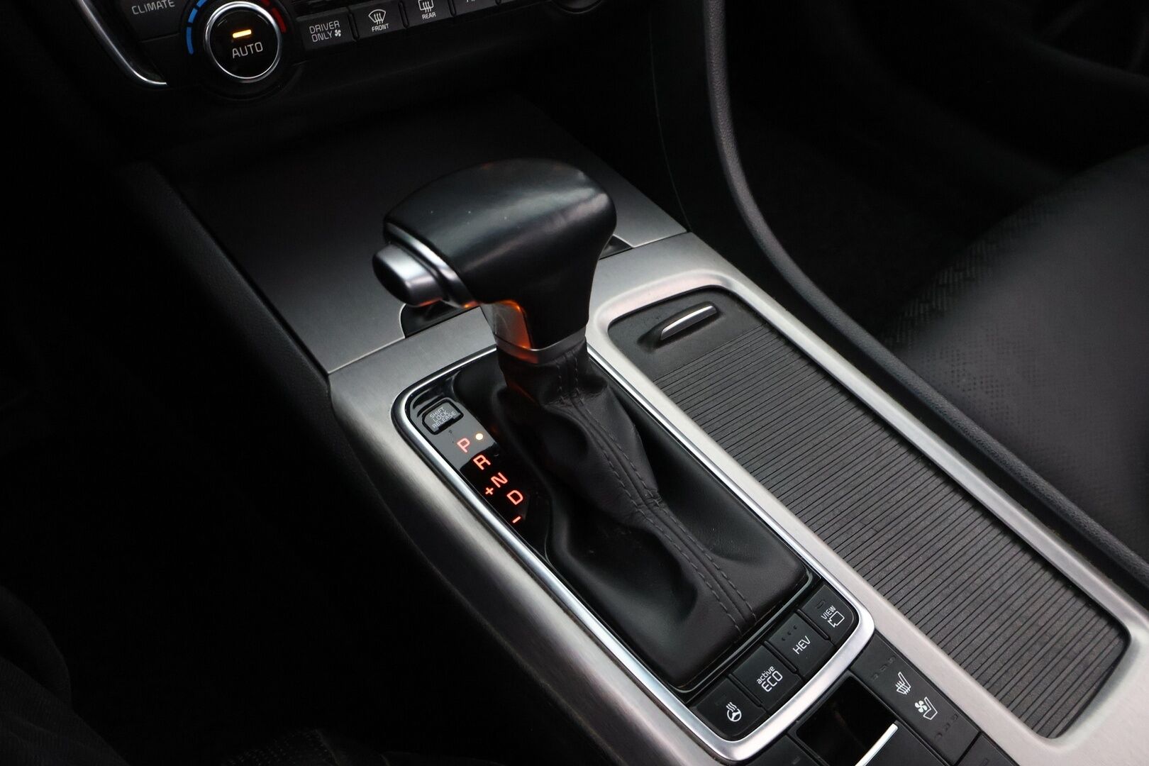 KIA OPTIMA 2018 2.0 GDI PHEV Business Luxury SW A/T - Webasto / Adapt.Vakkari / Panorama / Harman&Kardon / 360-Kamera / Ilmastoidut Nahat / Vetokoukku / Adapt.LED / Supervarusteilla!