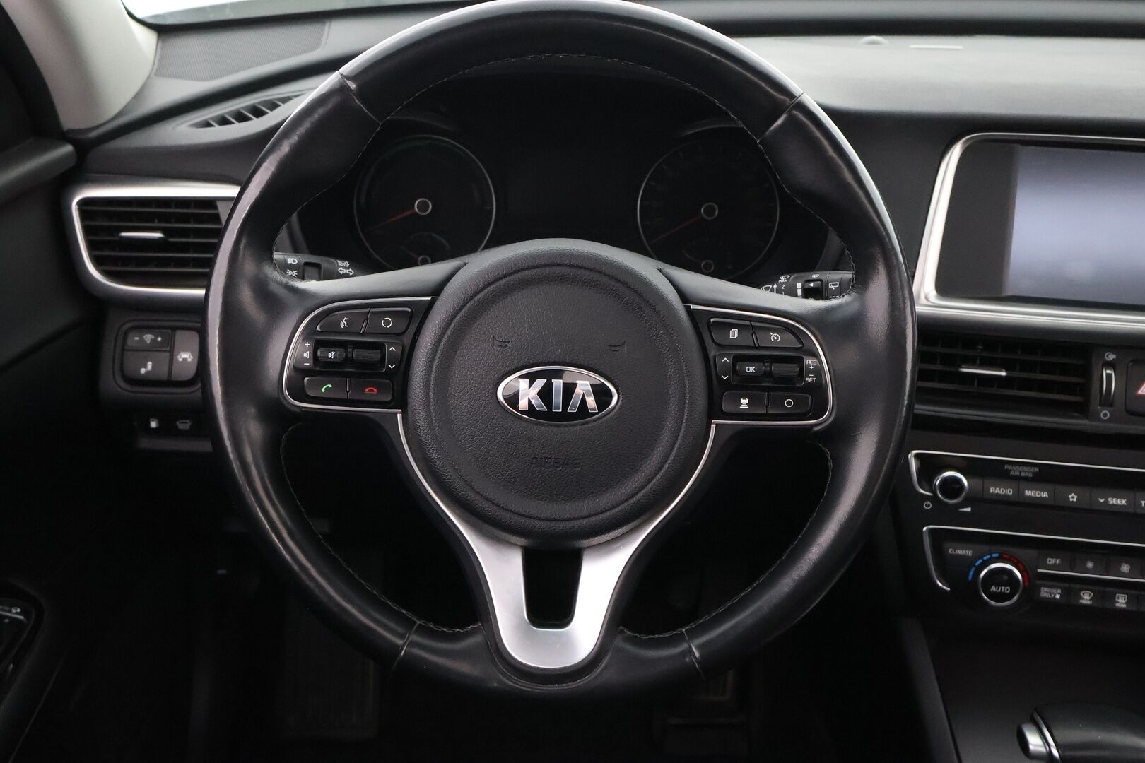 KIA OPTIMA 2018 2.0 GDI PHEV Business Luxury SW A/T - Webasto / Adapt.Vakkari / Panorama / Harman&Kardon / 360-Kamera / Ilmastoidut Nahat / Vetokoukku / Adapt.LED / Supervarusteilla!